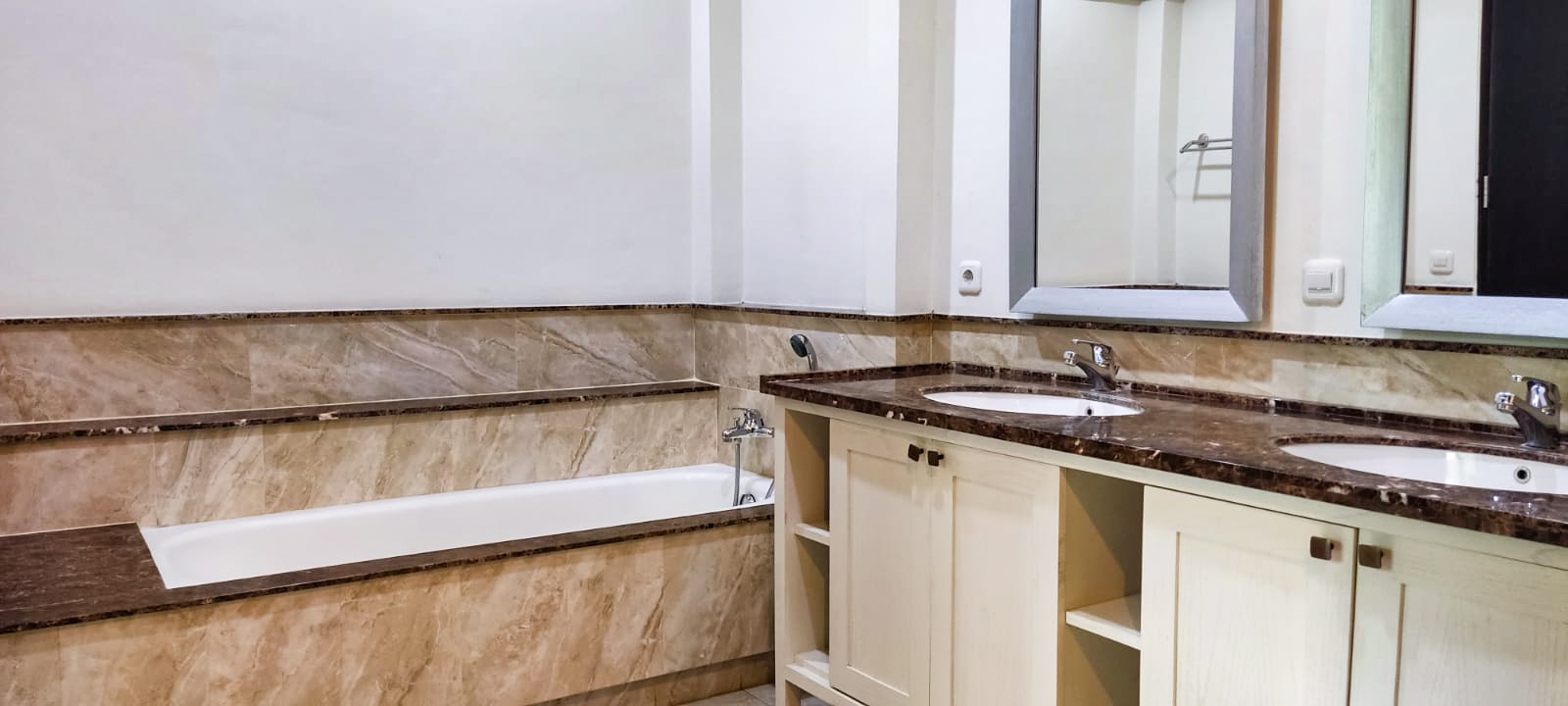 PALM MANSION BUNGUR 37C – 4BR – Bathroom2 PALM MANSION BUNGUR 37C - 4BR - Bathroom2