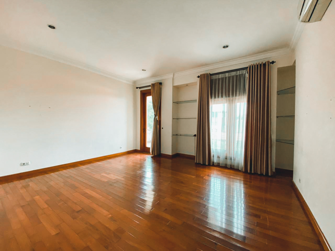 PEJATEN BARAT NO5 – 5BR – BEDROOM