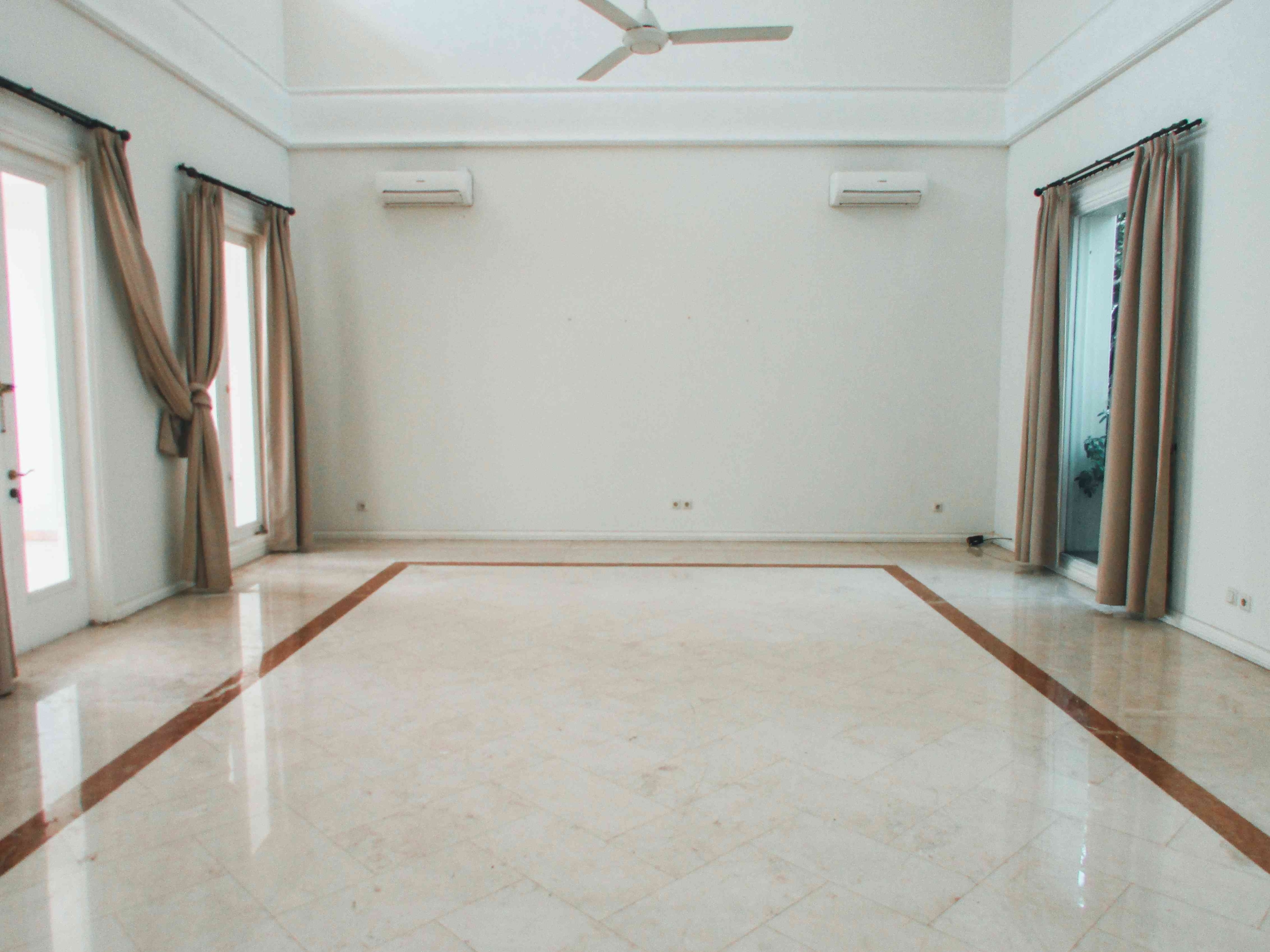 PEJATEN BARAT NO5 – 5BR – DINING AREA