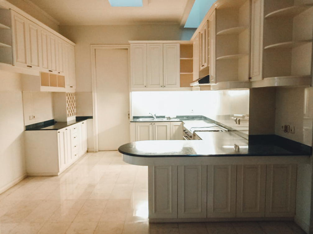 PEJATEN BARAT NO5 – 5BR – KITCHEN