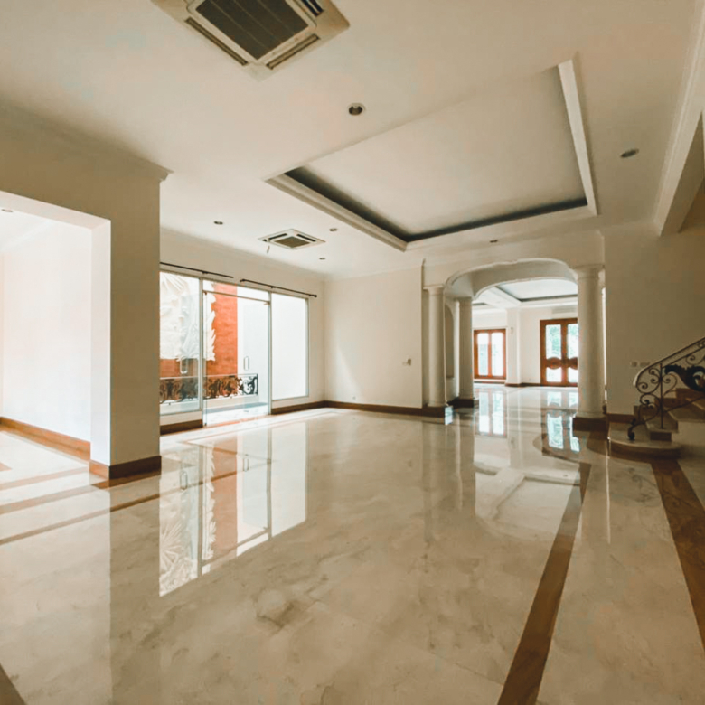 Palm mansion PEJATEN BARAT NO5 - 5BR - SPACE AREA FIRST FLOOR