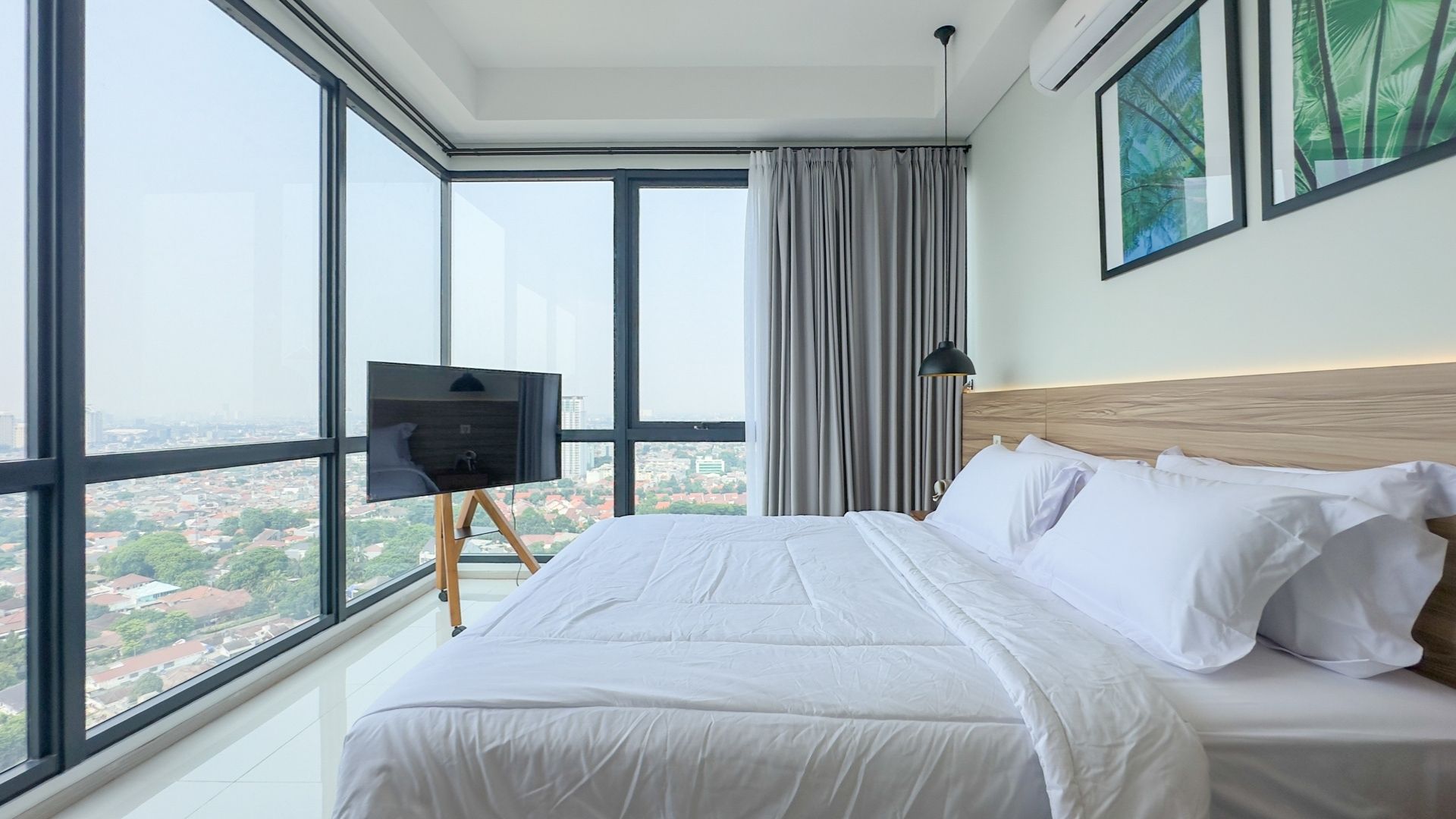 Samara Suites-3BR-Bedroom tv