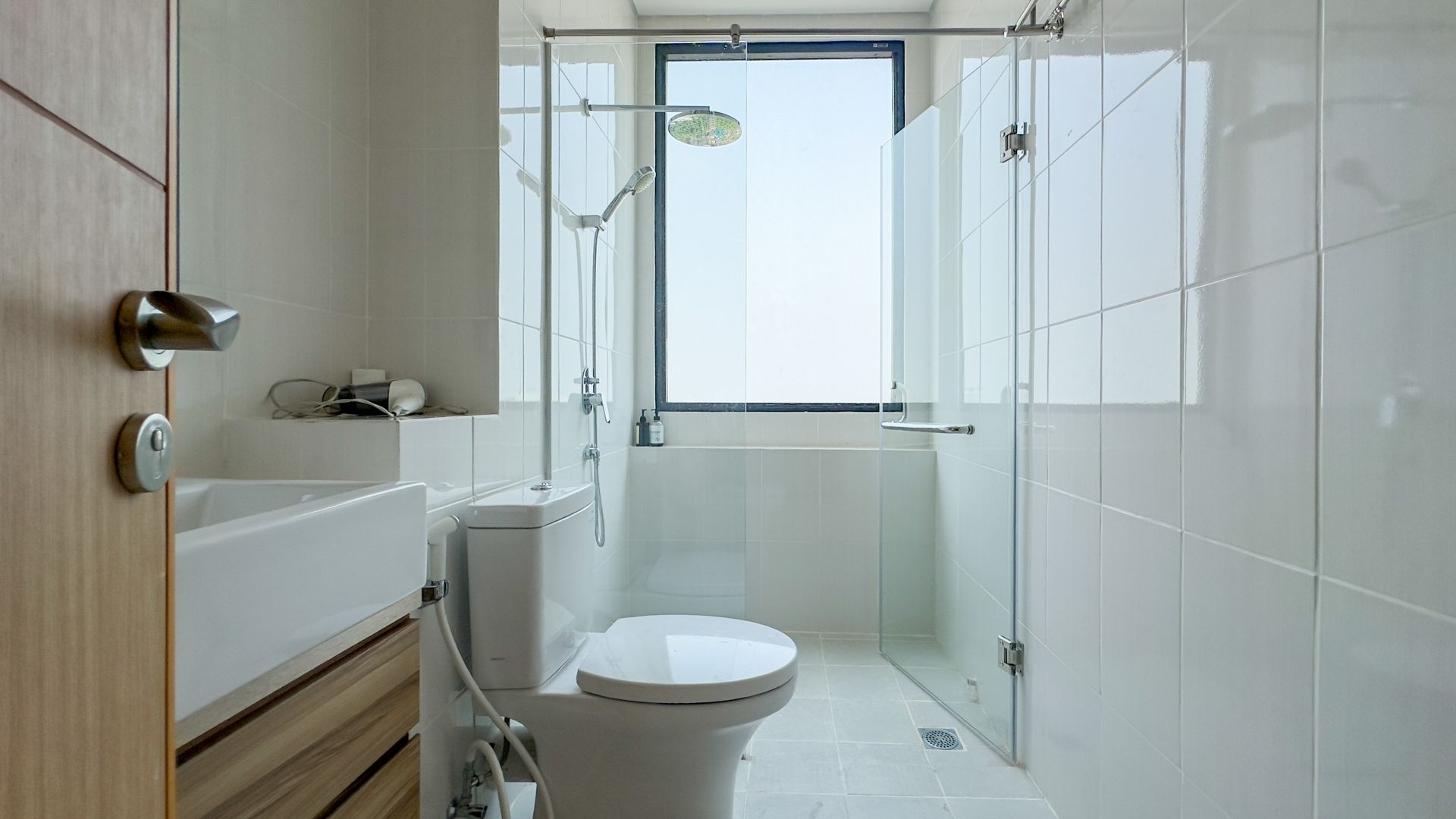 Samara Suites-3BR-Shower toilet