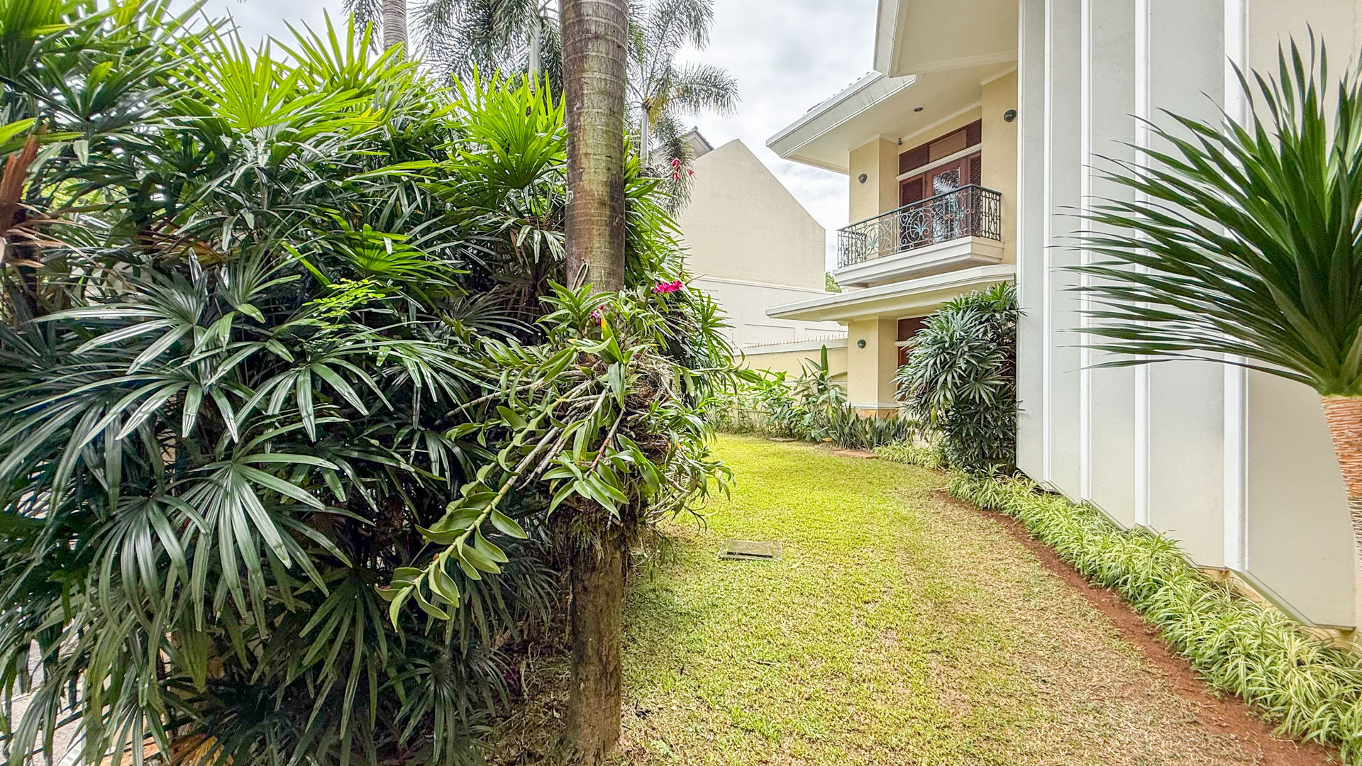 TJBS-RAJAWALIMAS-GREENERY AREA FRONT TJBS-RAJAWALIMAS-GREENERY AREA FRONT