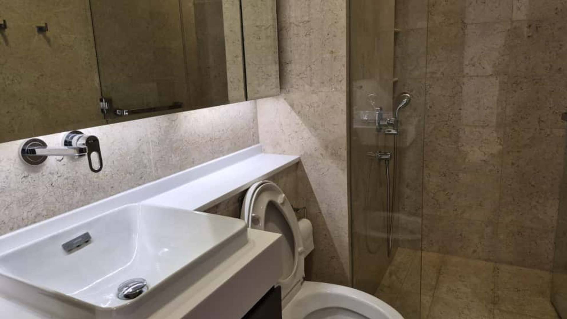 TOWERPRIVE-3BR-SECOND BATHROOM