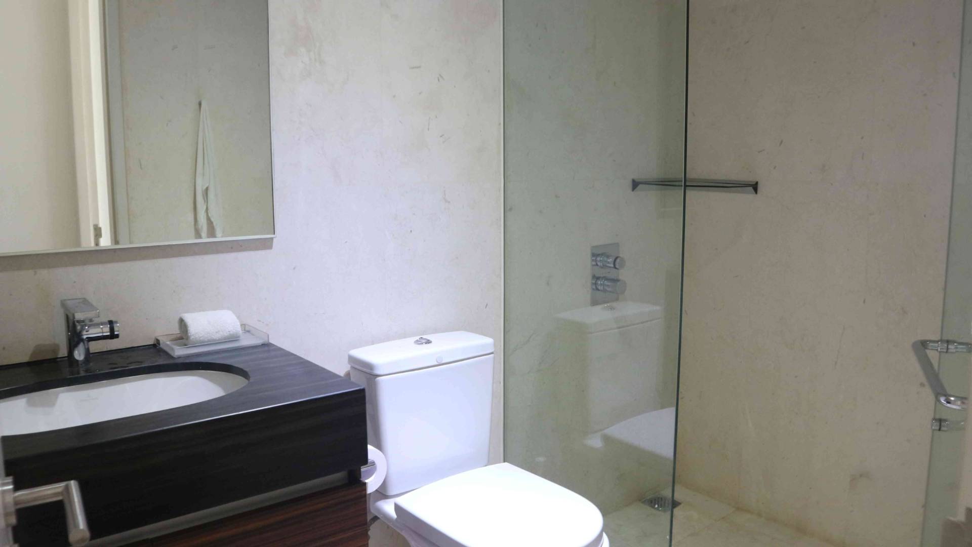 VERDE 0NE-3BR-BATHROOM