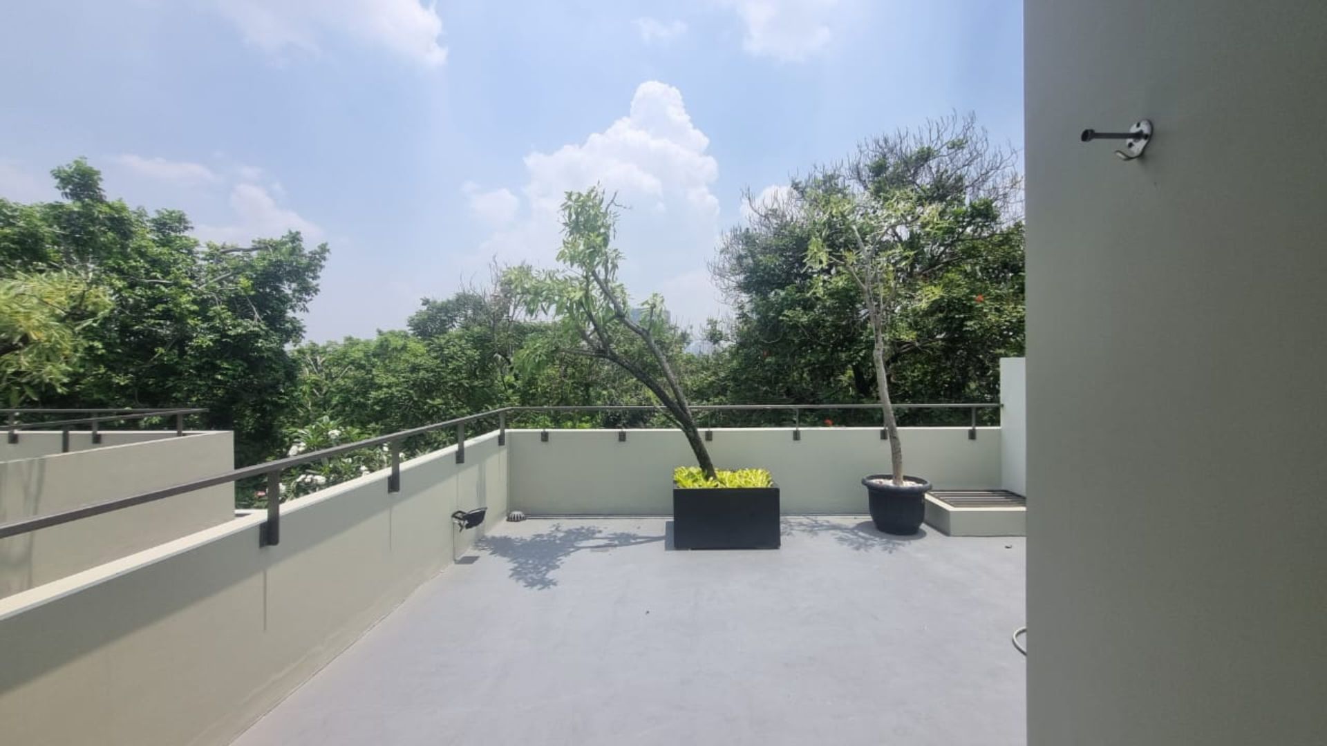 Villa Veranda 2 – 4 Br- Balcony