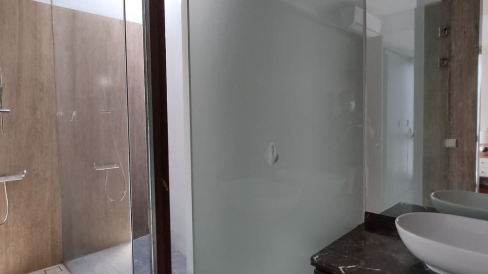 Villa Veranda 2 – 4 Br- Bathroom (2)