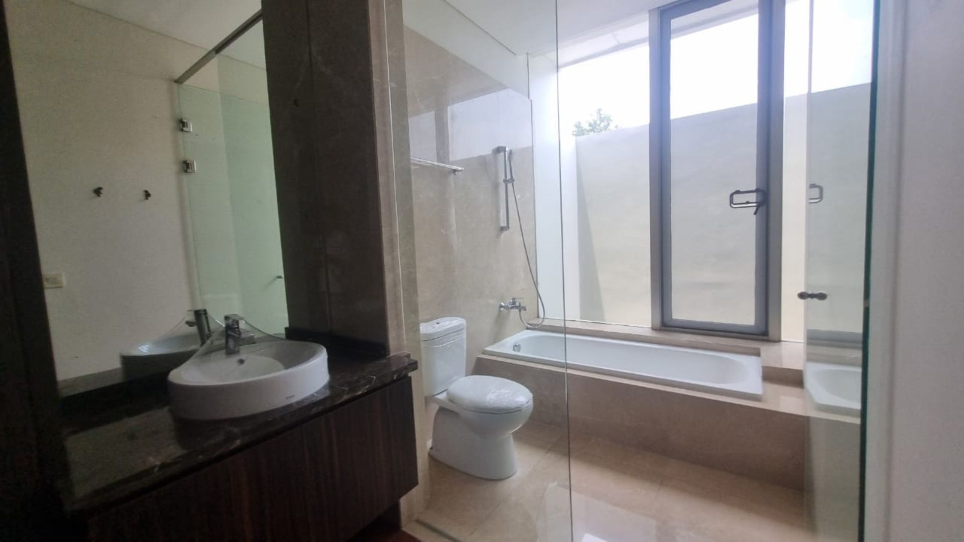 Villa Veranda 2 – 4 Br- Bathroom 3