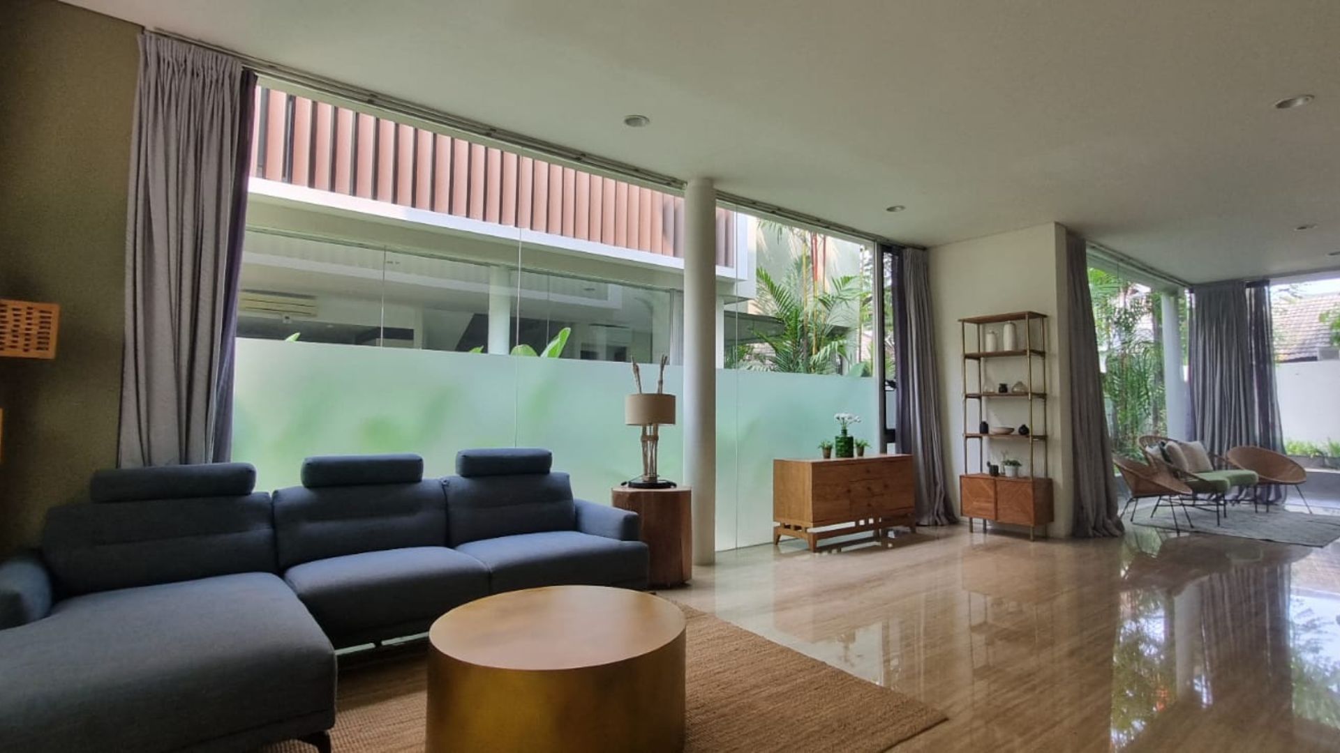 Villa Veranda 2 – 4 Br- Licing Room 4