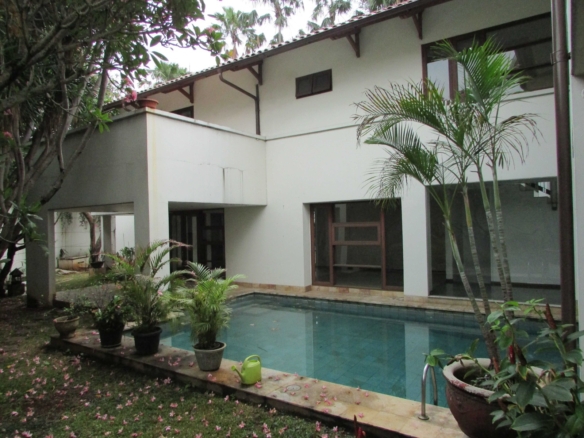 Palm mansio lebak bulus-swimming pool