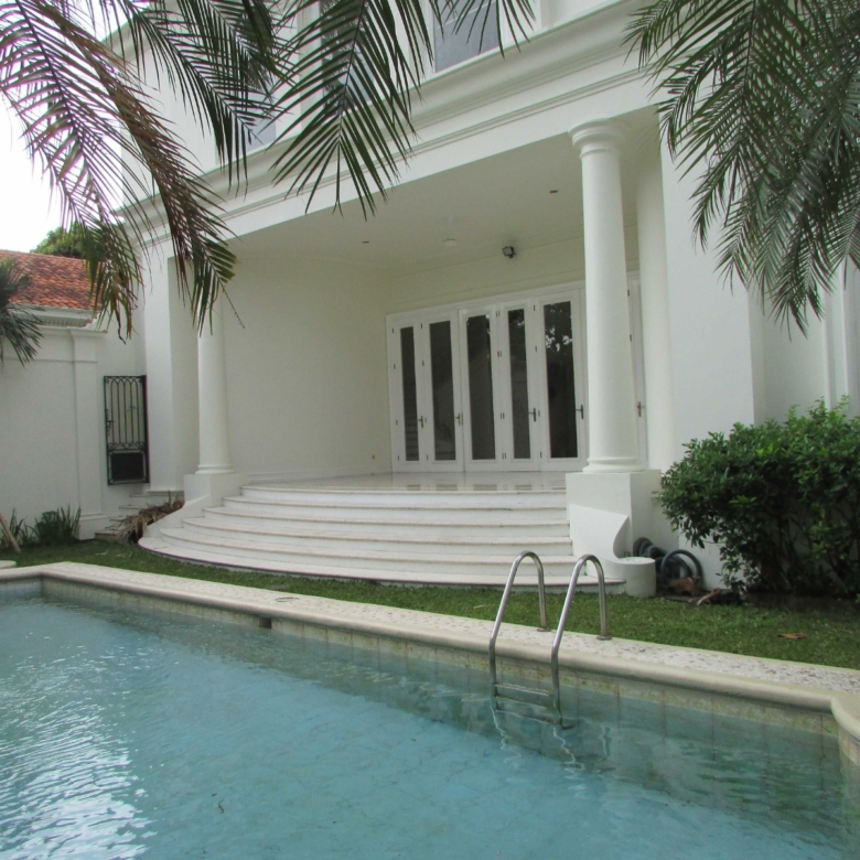 Palm mansion pejaten - swimming pool area