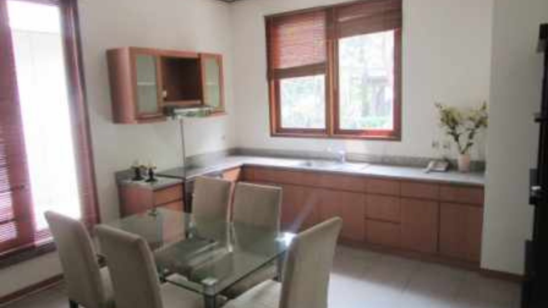 villa Veranda 1-2Br- Dining Room