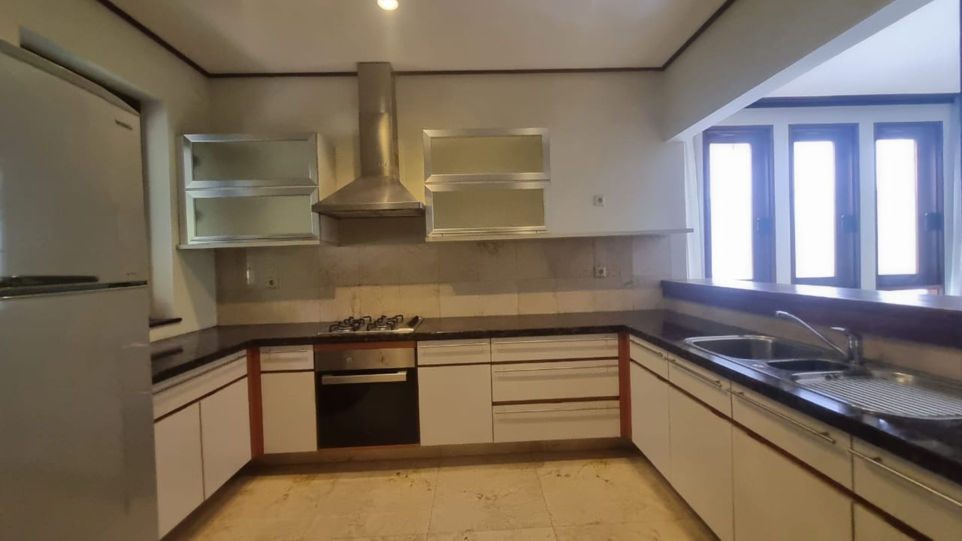 villa Veranda 1-3Br-Kitchen 2