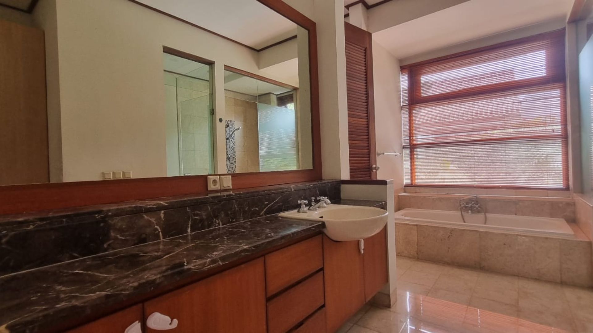 villa Veranda 1-3br-Bathroom