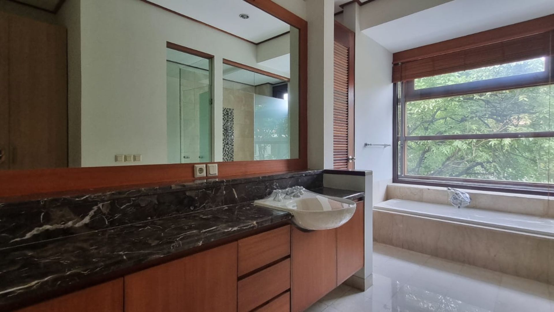 villa Veranda 1-3br- Bathroom