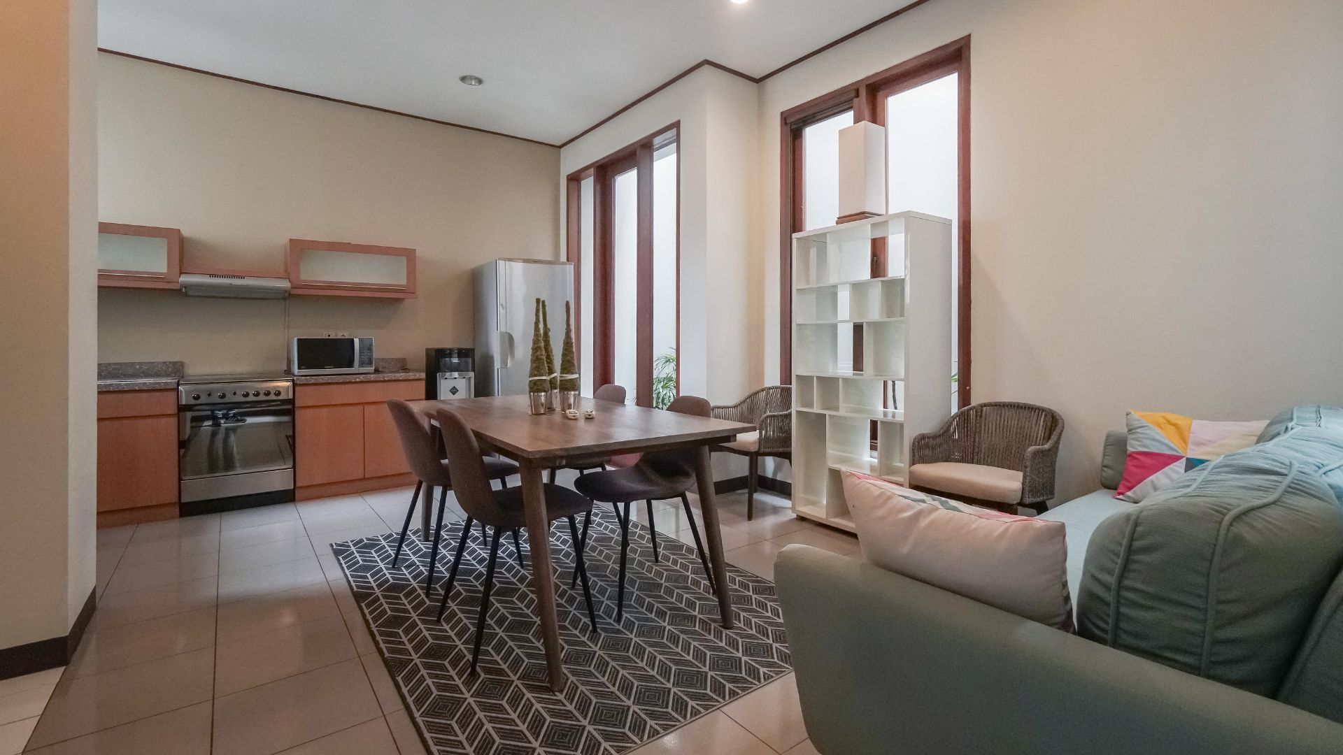 villa Veranda 1-3br- Dining ROOM 2