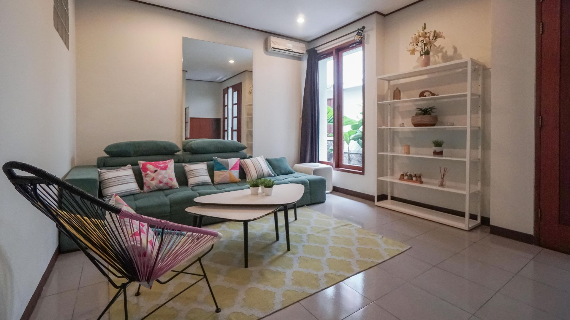 villa Veranda 1-3br- Living Room 1