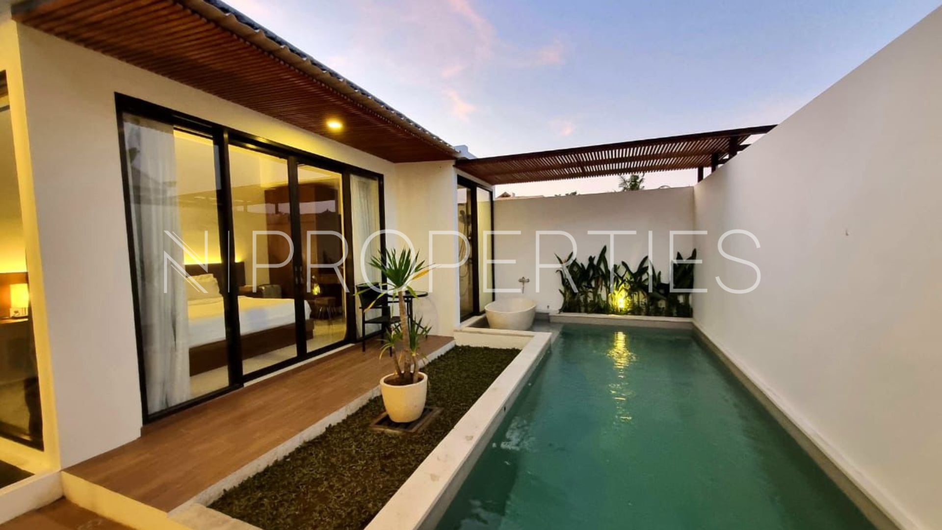 BALI-2BR-CHILLING AREA Spacious 2BR Villa at Umalas Bali