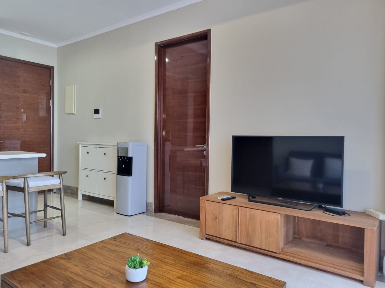 DISTRICT170-2BR-LIVING AREA