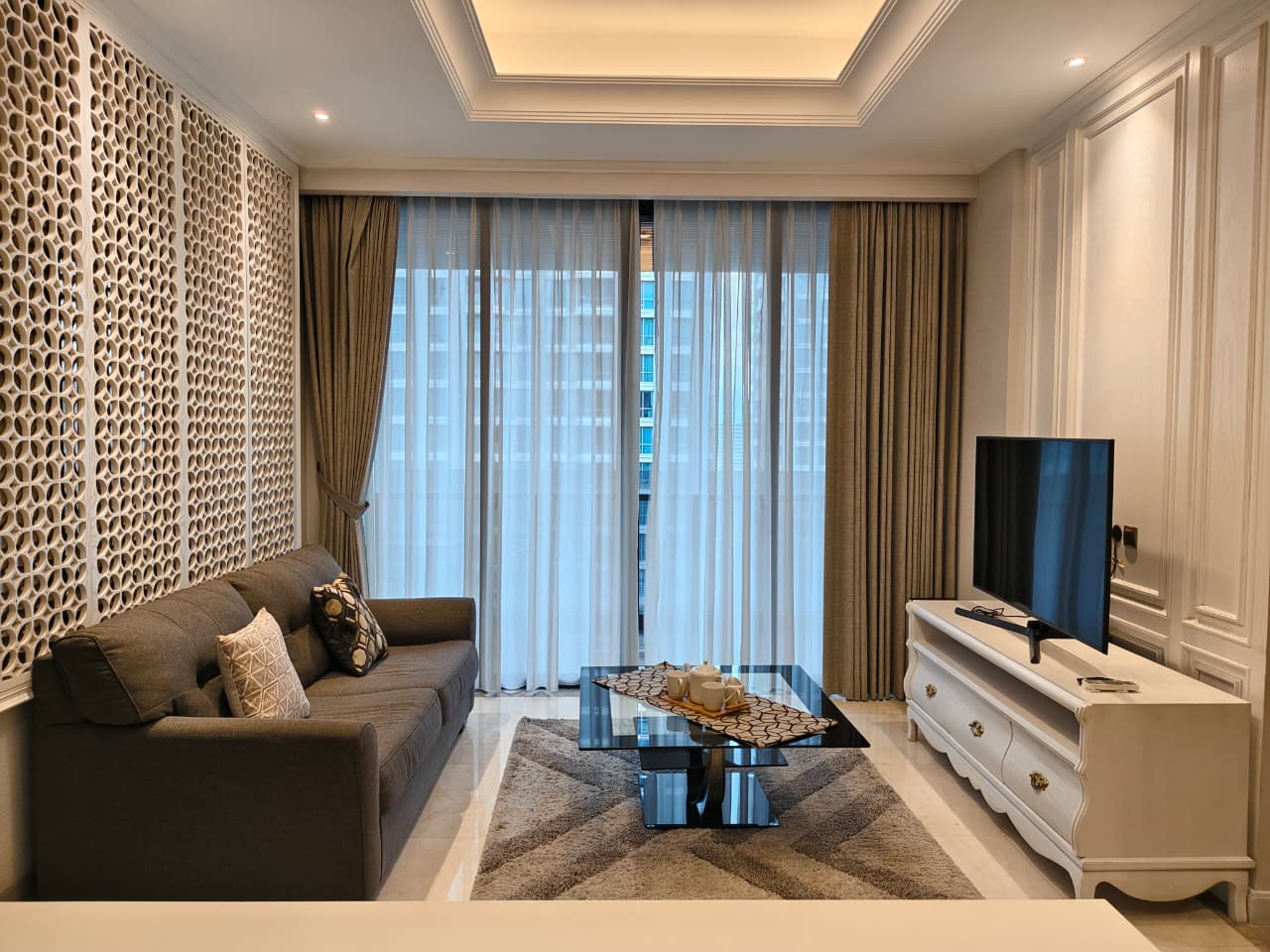 DISTRICT171-2BR-LIVING AREA WITH VIEW