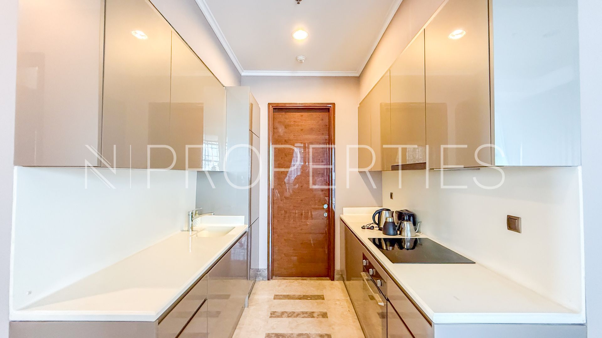 District 8 – Spacious Living 3BR Apartment