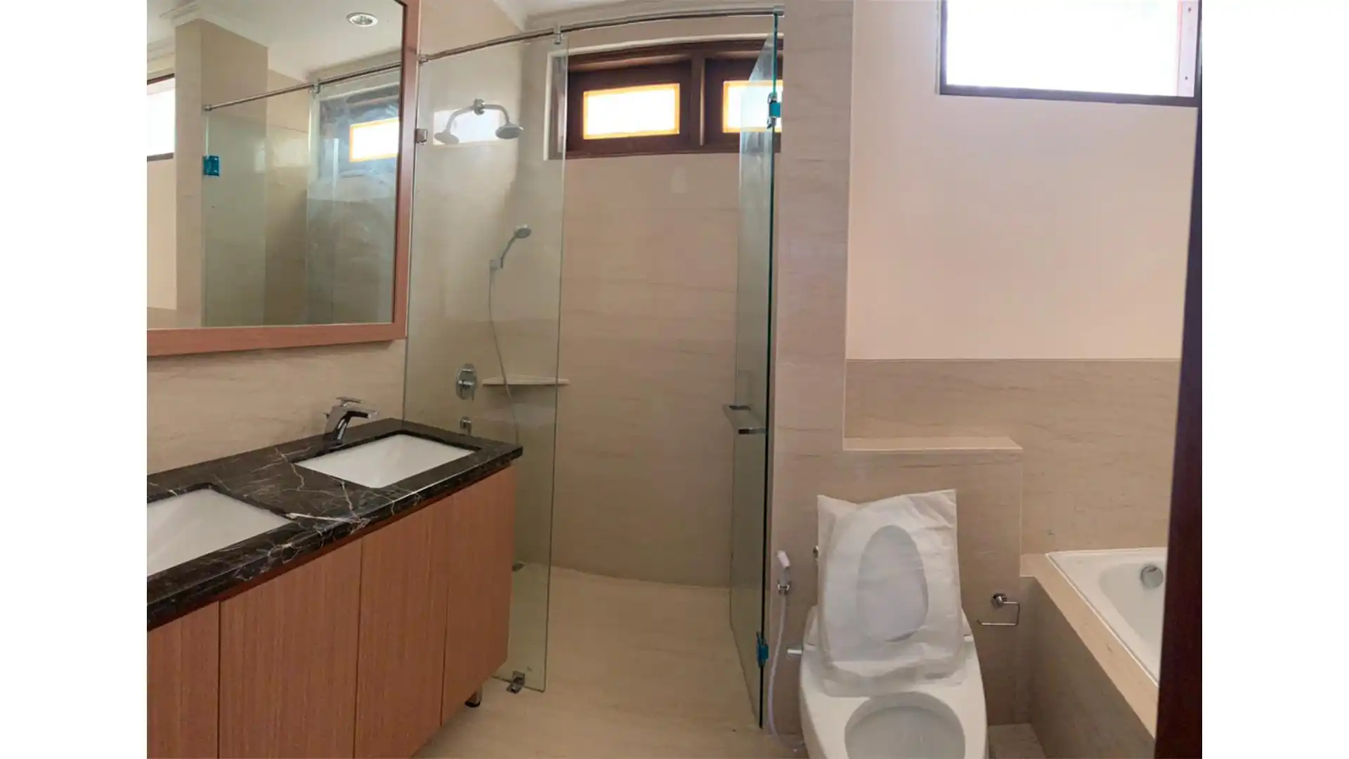 Executive Paradise-4BR-Bathroom Elegant Residence – Executive Paradise