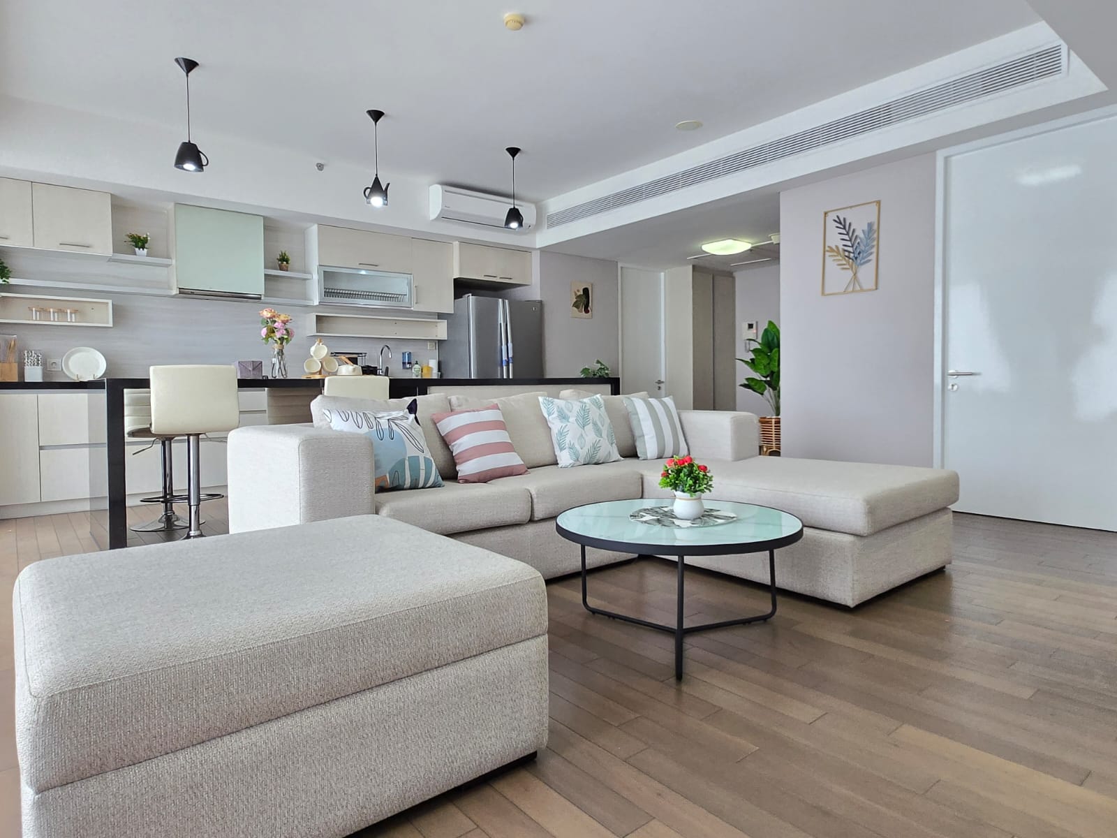 Verde One – Living room area Verde One - Living room area