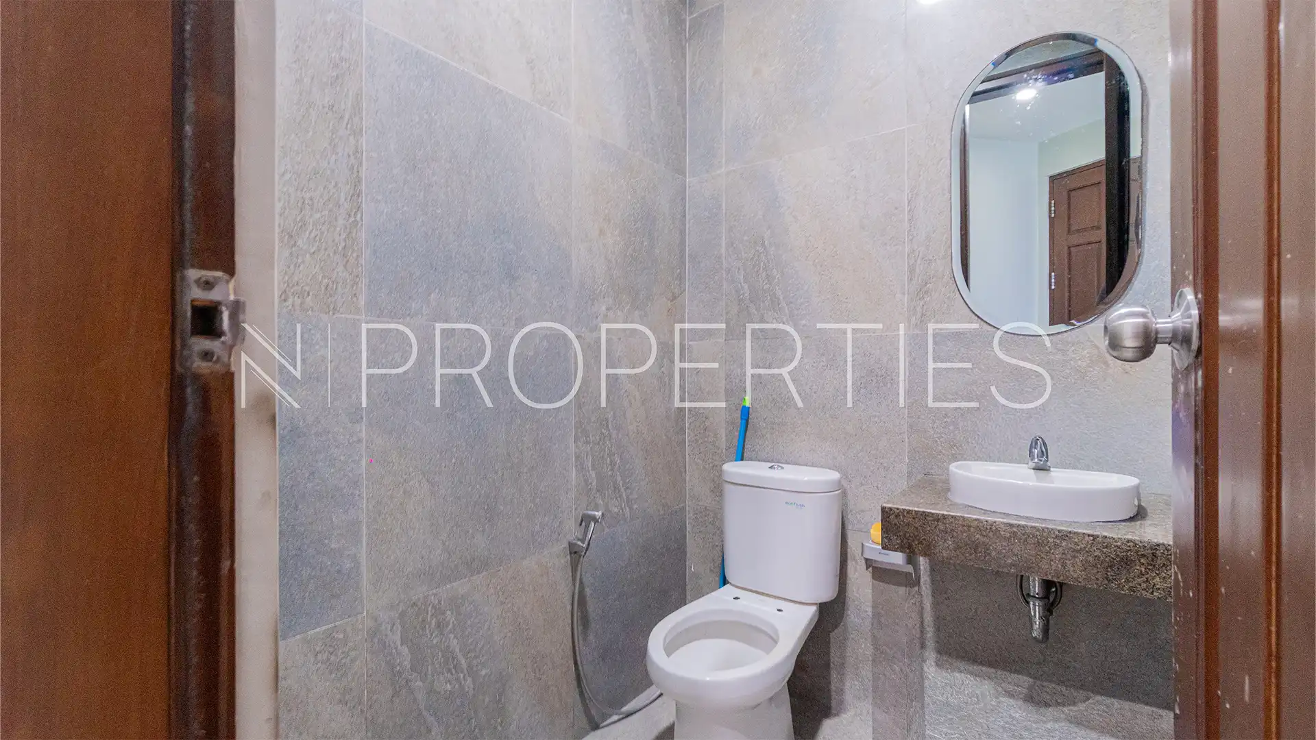 Jaya Mandala-No.10-4BR-Bathroom 1 Prestigious Stand-Alone Residence in Kuningan