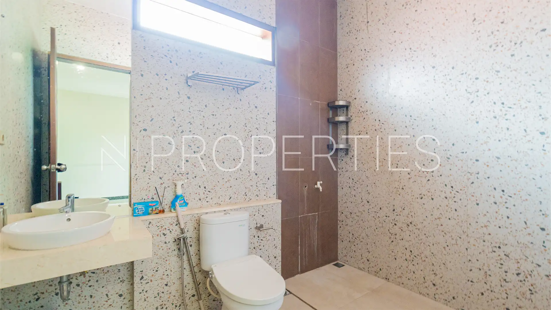 Jaya Mandala-No.10-4BR-Bathroom 2 Prestigious Stand-Alone Residence in Kuningan