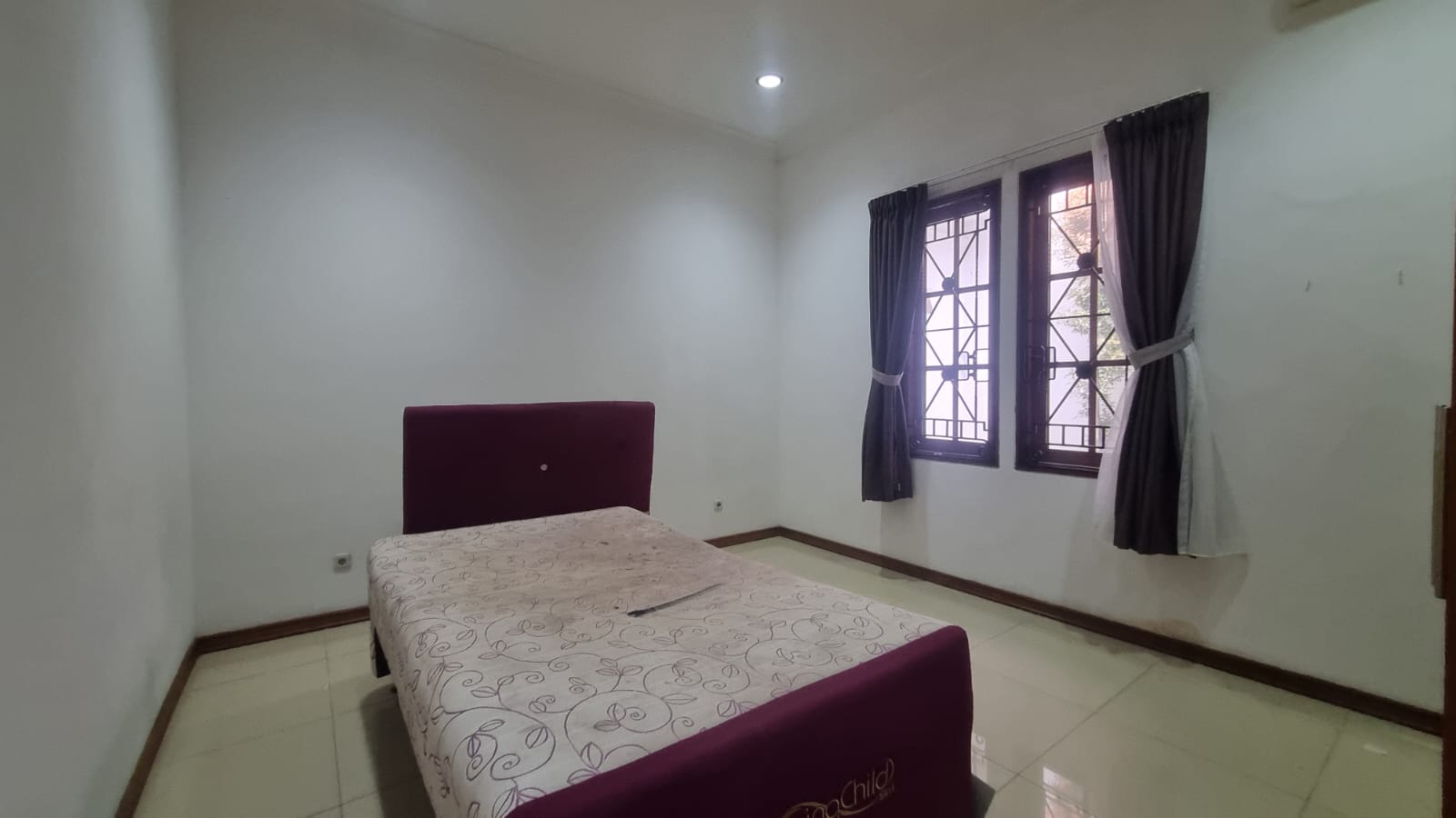 KEMANG-5BR-BEDROOM2