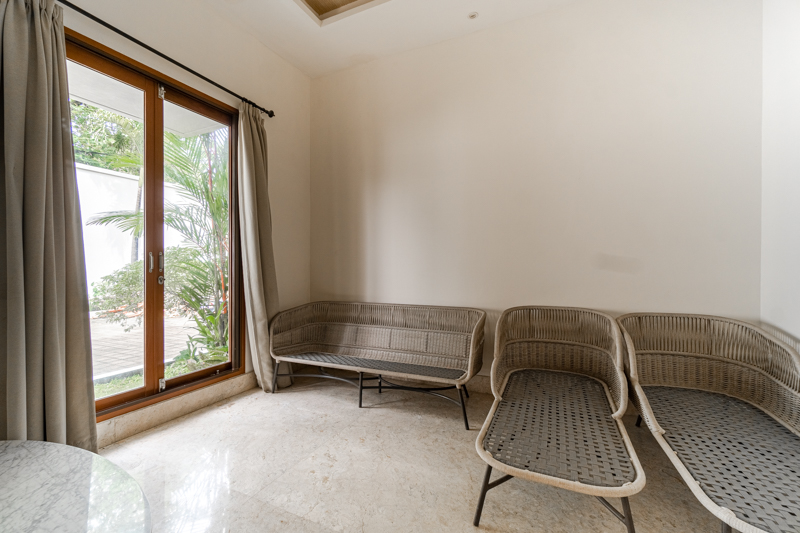 KEMANG-5BR-CHILLIN AREA