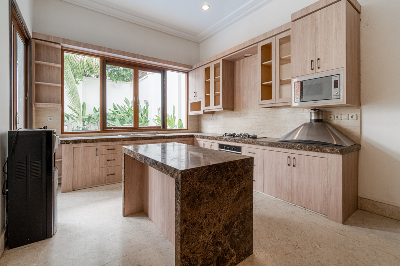 KEMANG-5BR-KITCHEN AREA