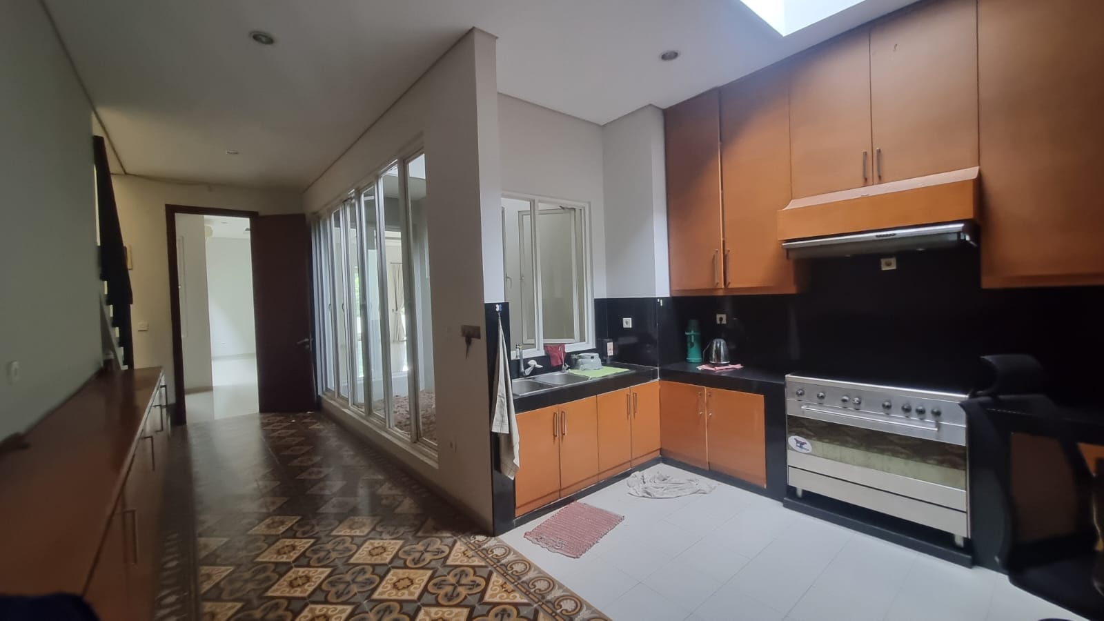 KEMANG-5BR-KITCHEN
