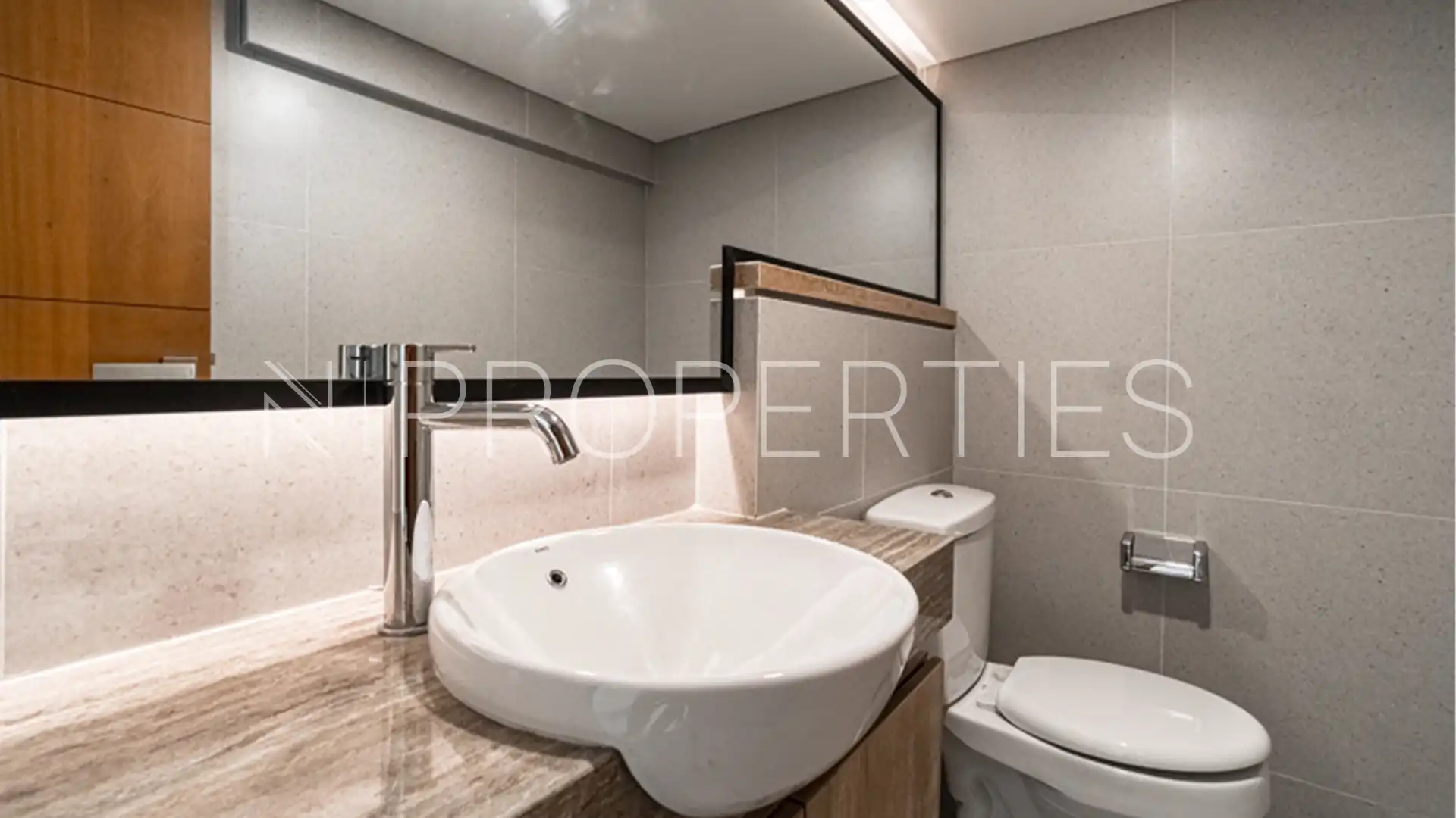 Kemang Selatan-4BR-Bathroom 1 Large 4BR House at Kemang Selatan