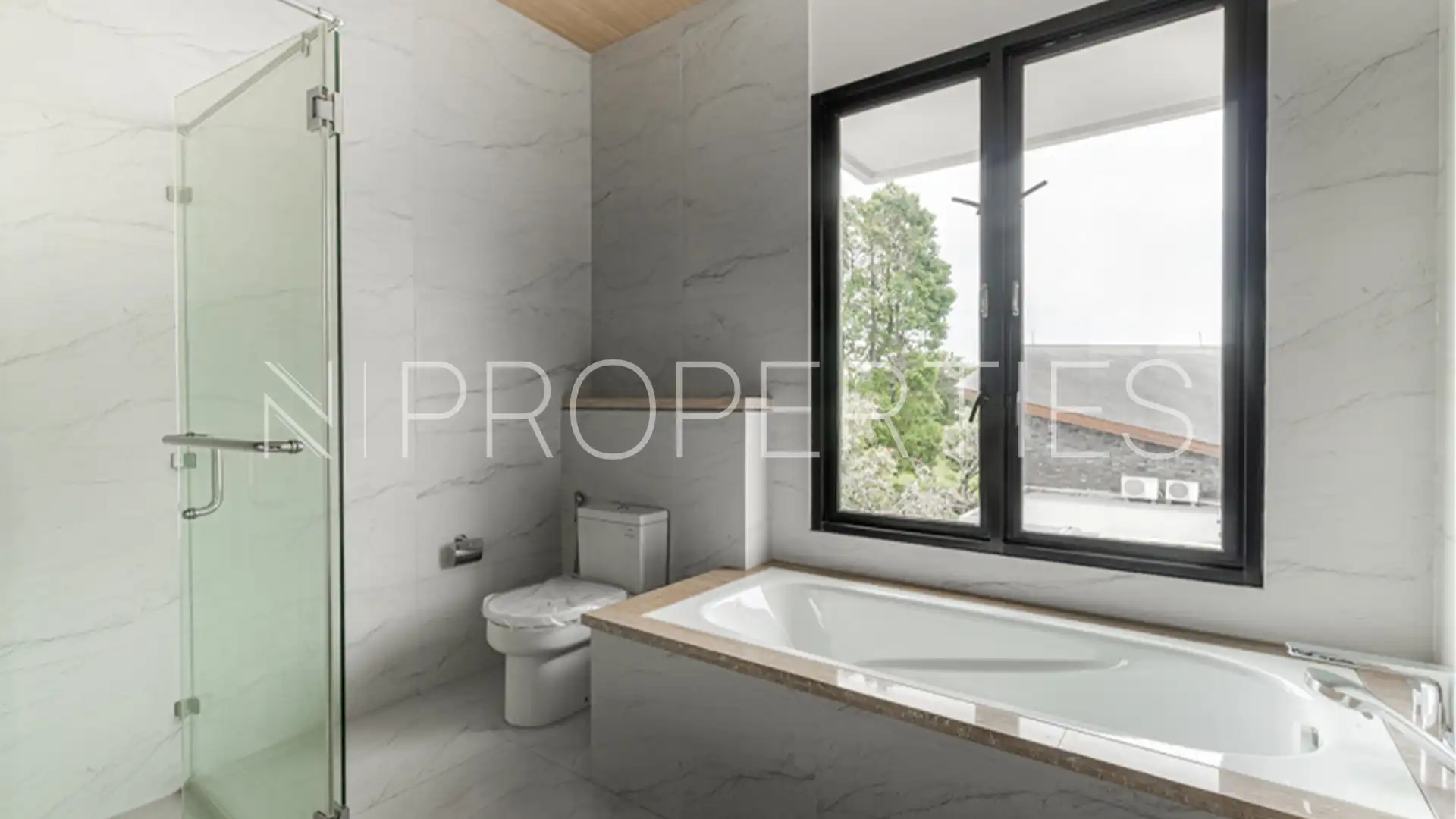 Kemang Selatan-4BR-Bathroom 4 (2) Large 4BR House at Kemang Selatan