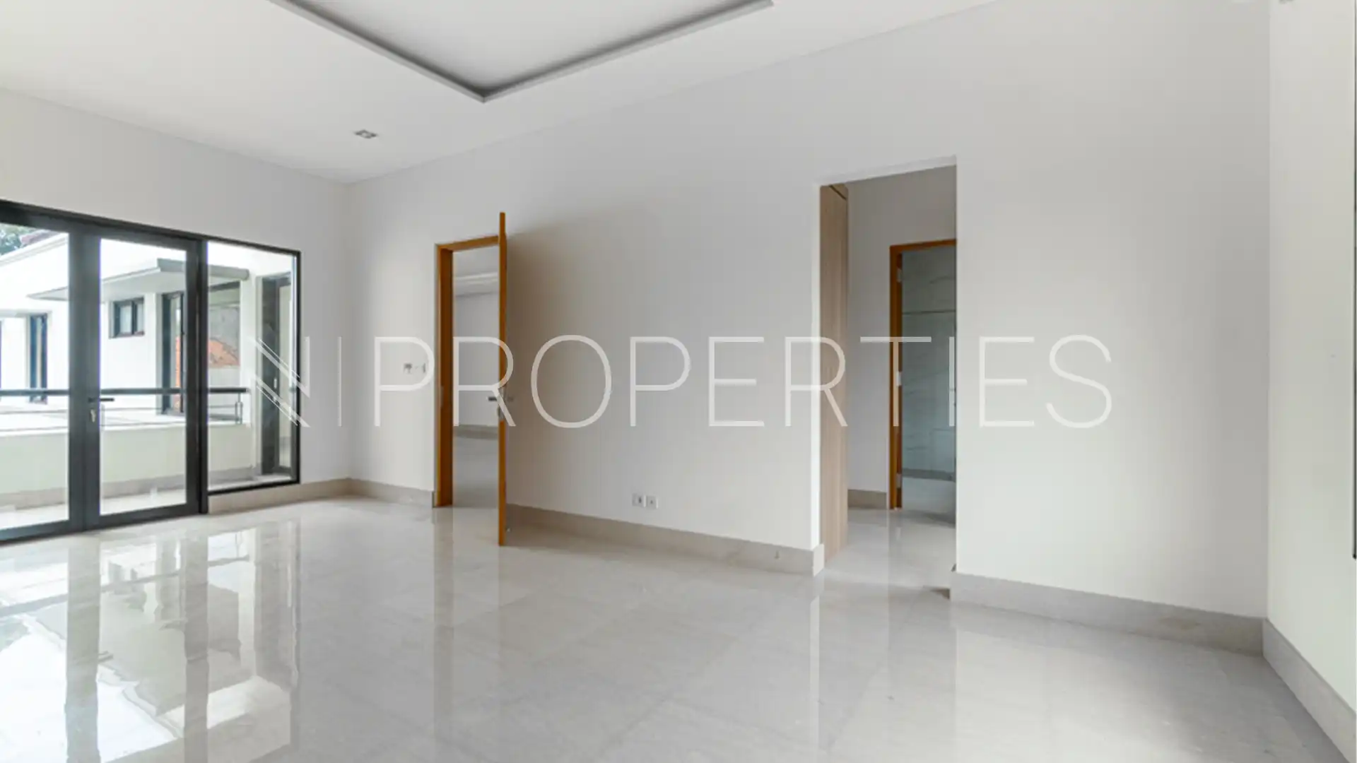 Kemang Selatan-4BR-Bathroom 4 Large 4BR House at Kemang Selatan