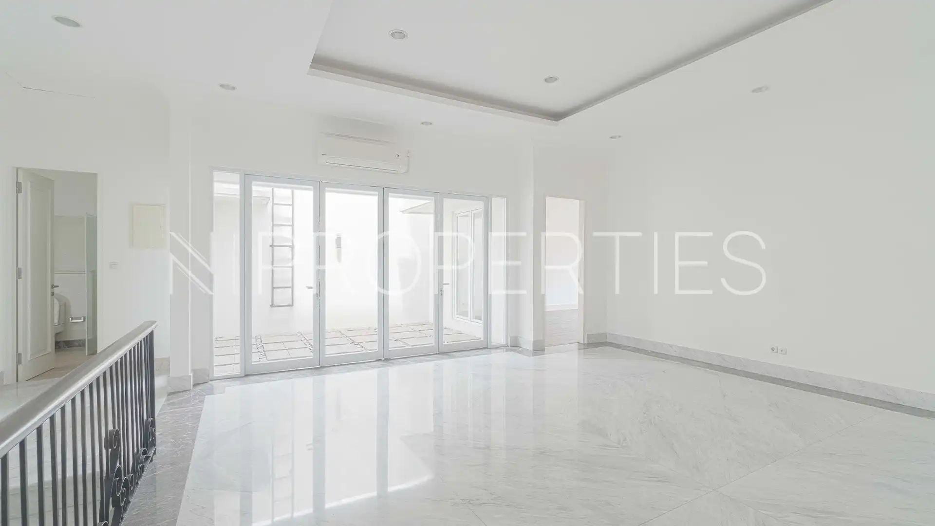 Kemang Selatan-4BR-Second Living Room (3) Well-Located 4BR Family Residence – Kemang Selatan