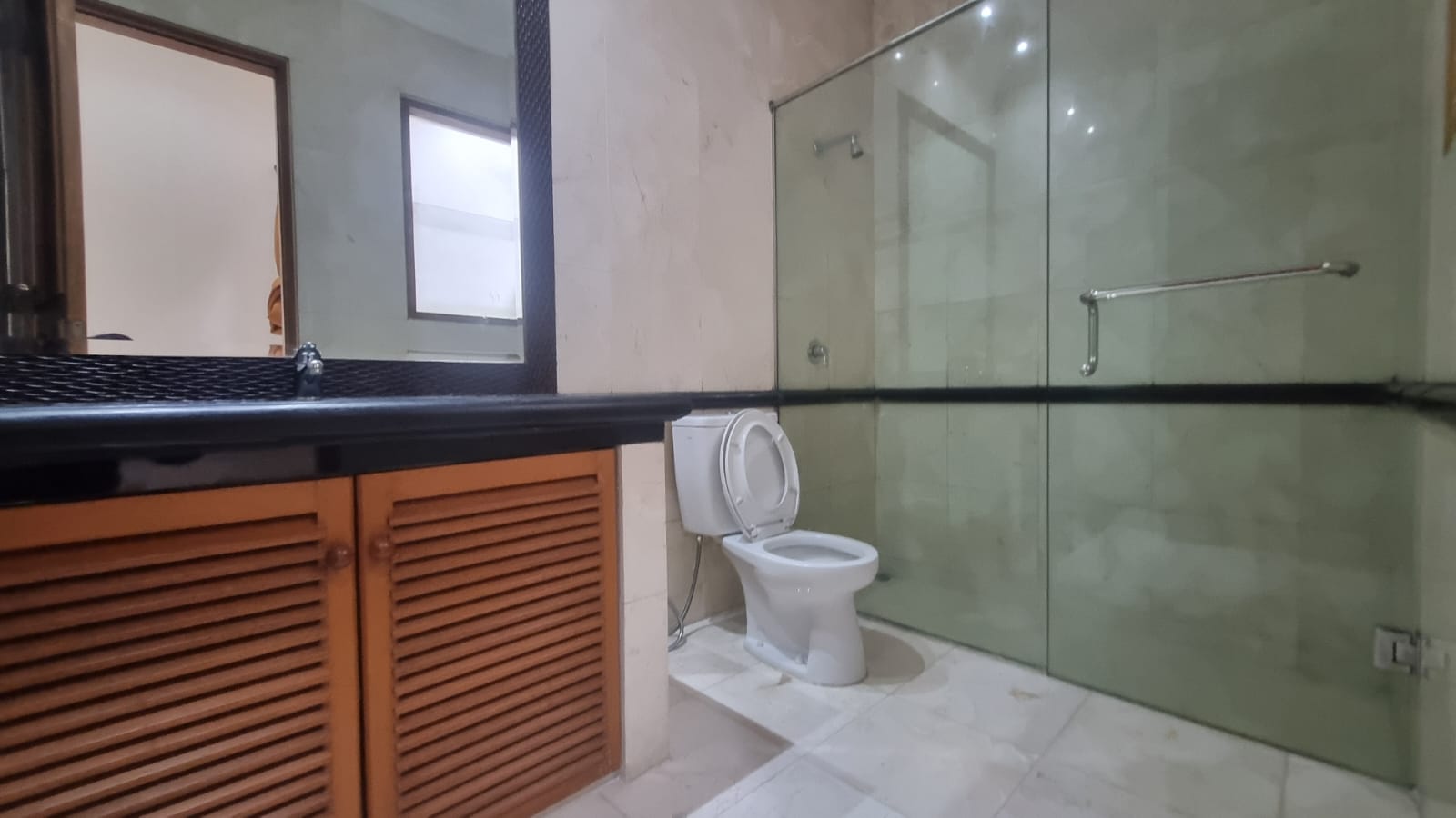 Kemang Timur-5BR-BATHROOM