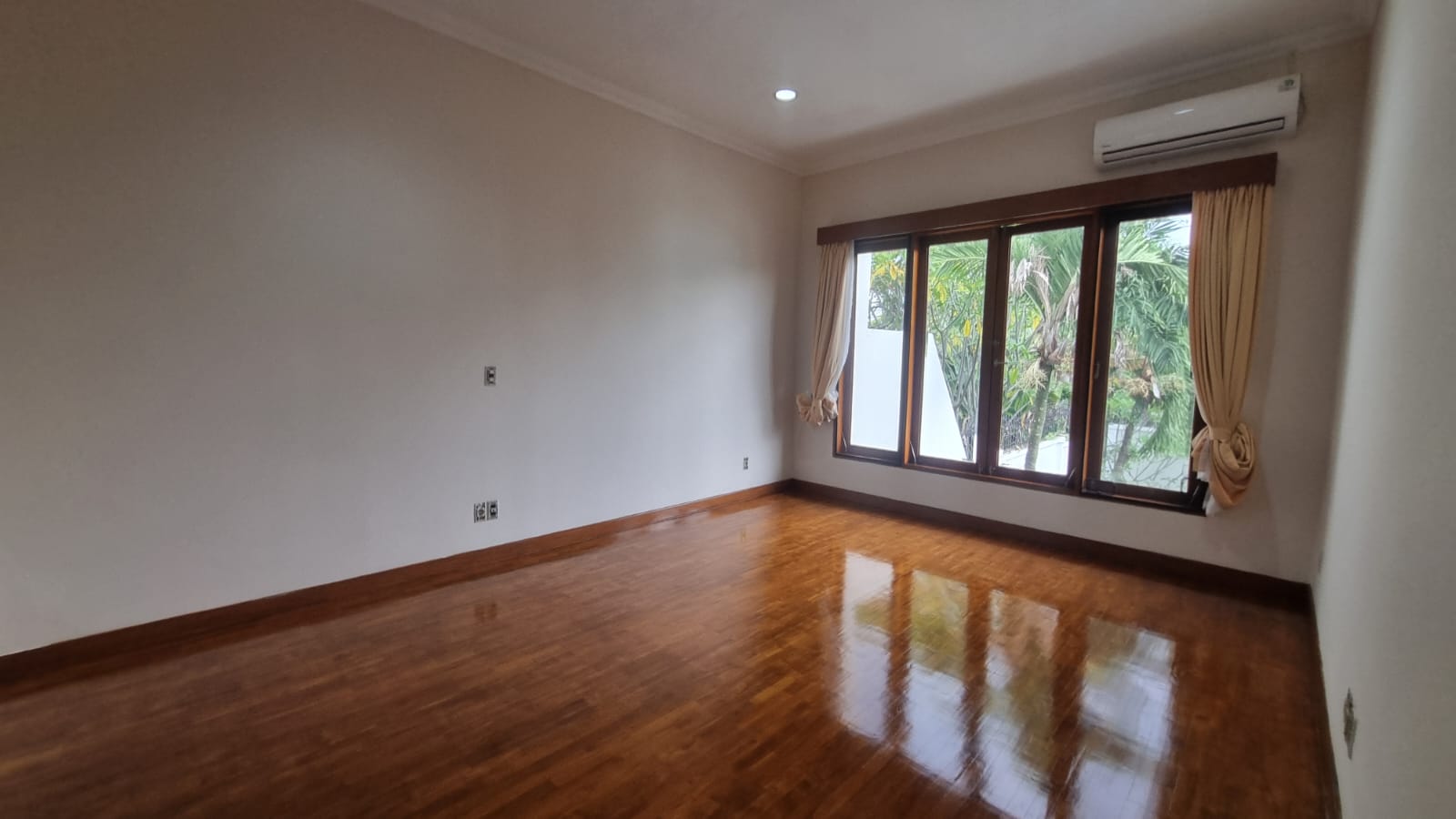 Kemang Timur-5BR-BEDROOM 3