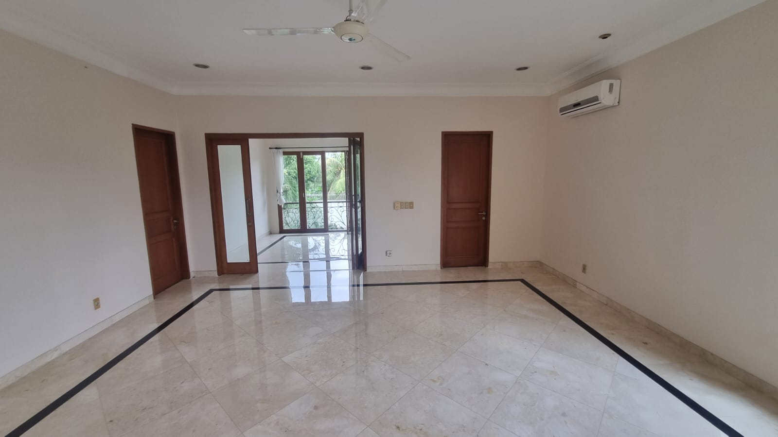 Kemang Timur-5BR-BEDROOM4