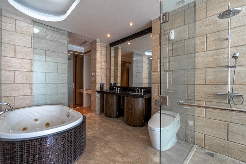 Kempinski Private Residence-2BR-Bathroom Elegant Prime 3BR – Kempinski Private Residence