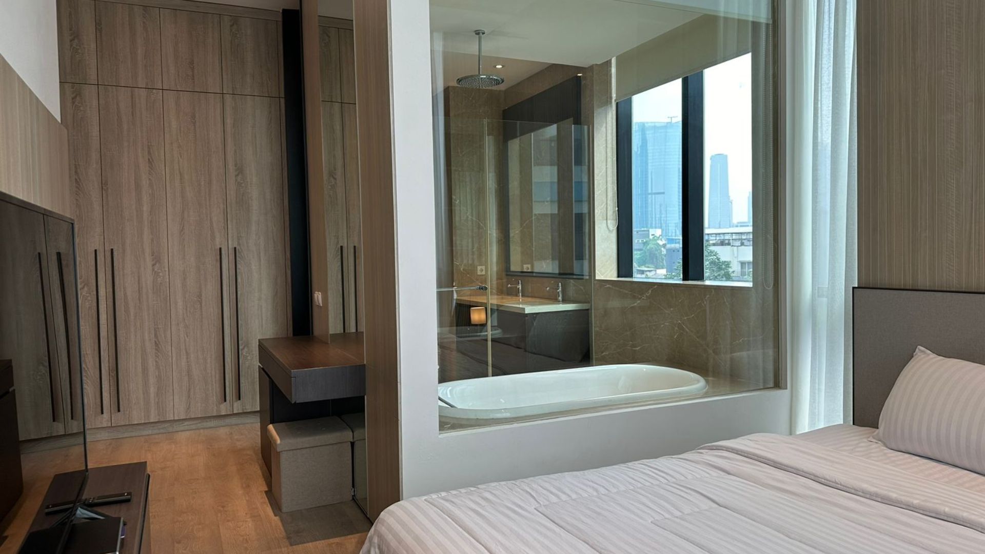La Vie – Compact 2BR CBD Apartment