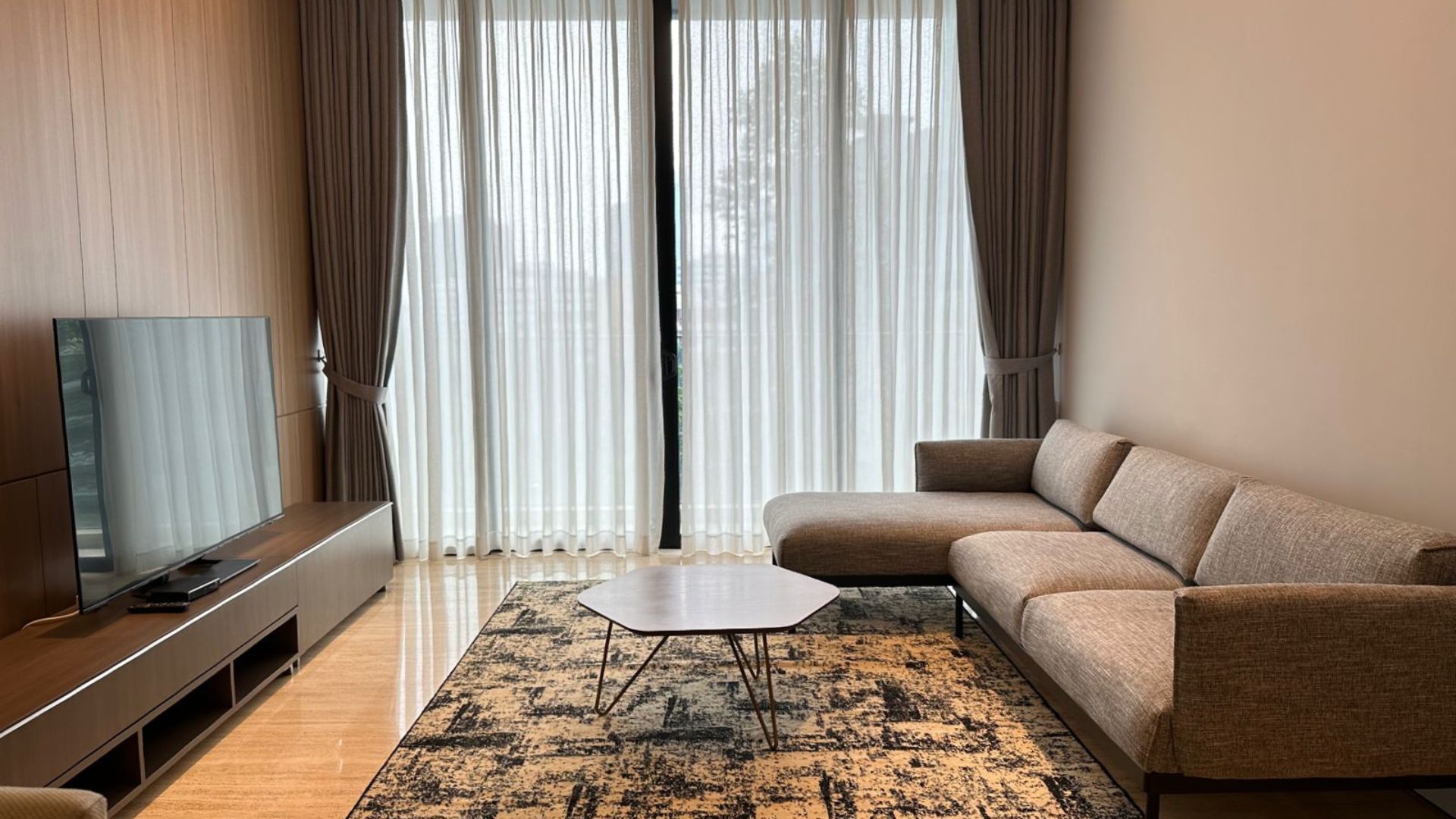 La Vie – Compact 2BR CBD Apartment