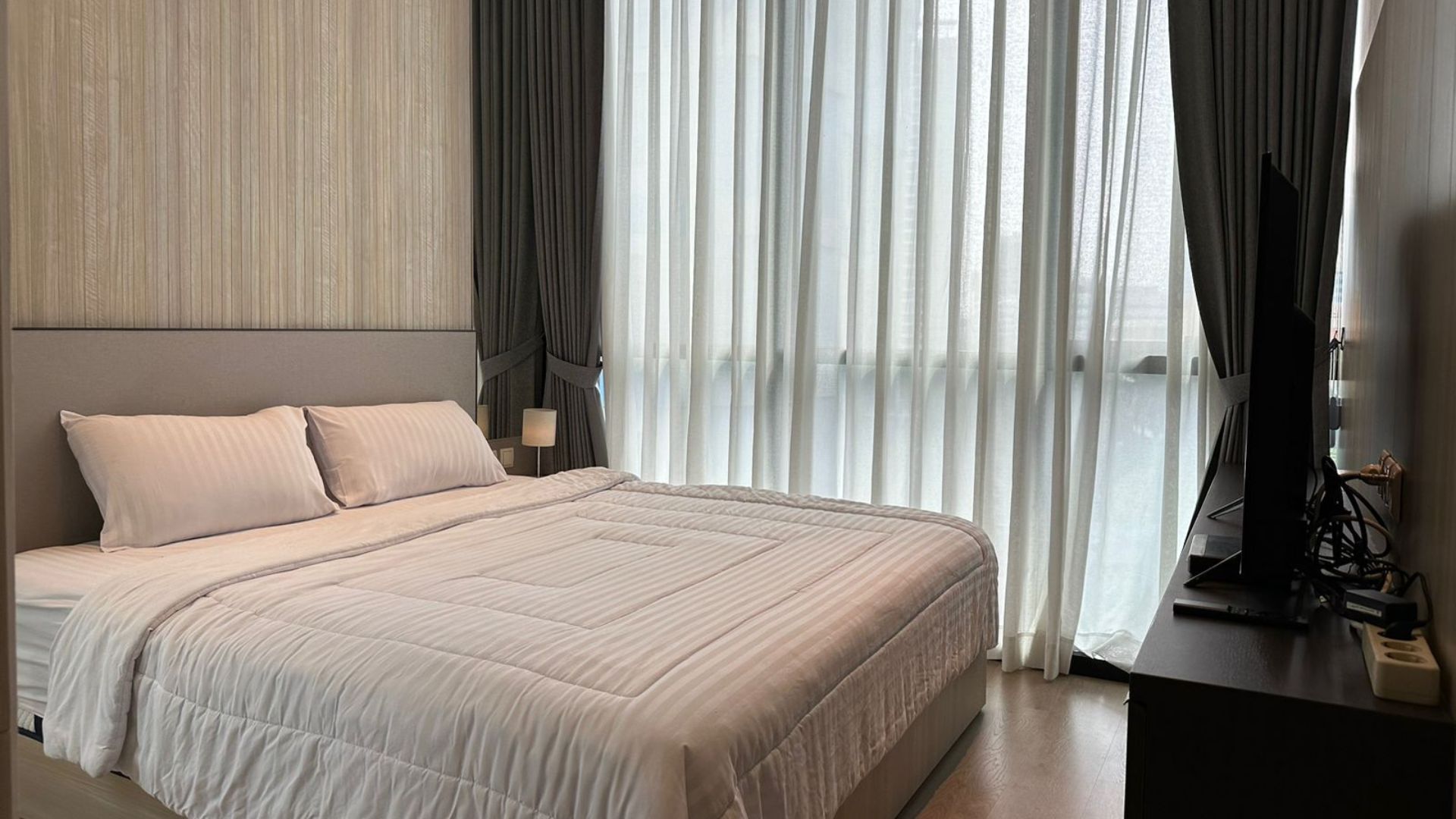 La Vie – Compact 2BR CBD Apartment