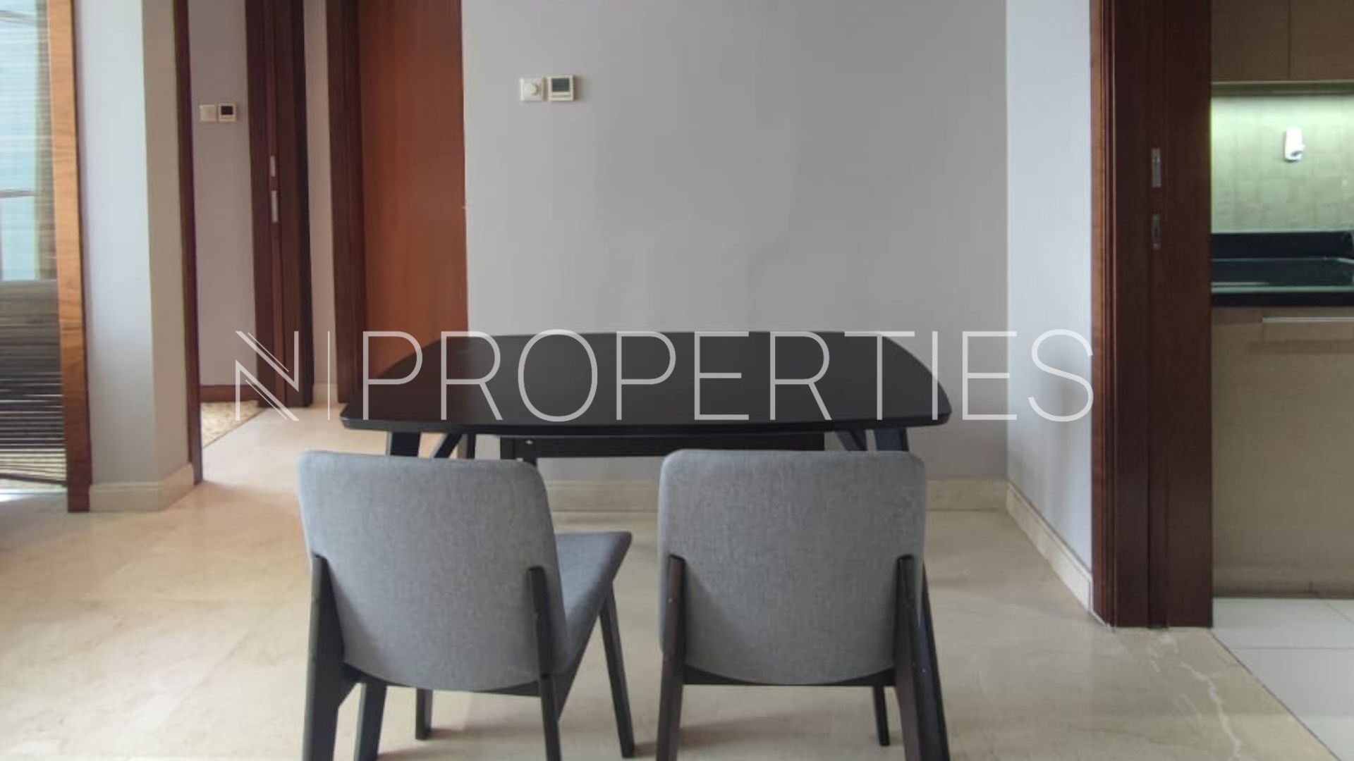 MEGA KUNINGAN – 2BR – DINING AREA Oakwood Premier Cozmo – Elegant 2BR Executive