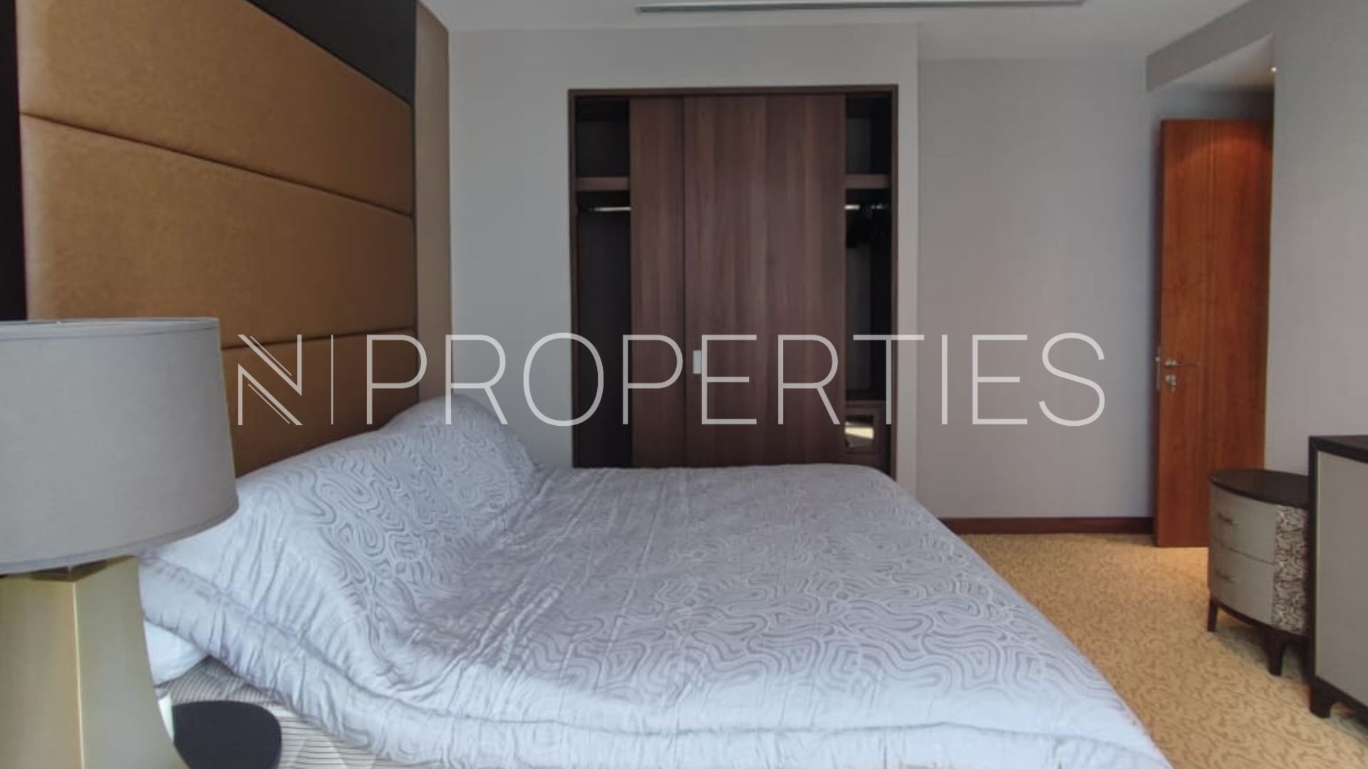 MEGA KUNINGAN – 2BR – MASTER BEDROOM 1 Oakwood Premier Cozmo – Elegant 2BR Executive