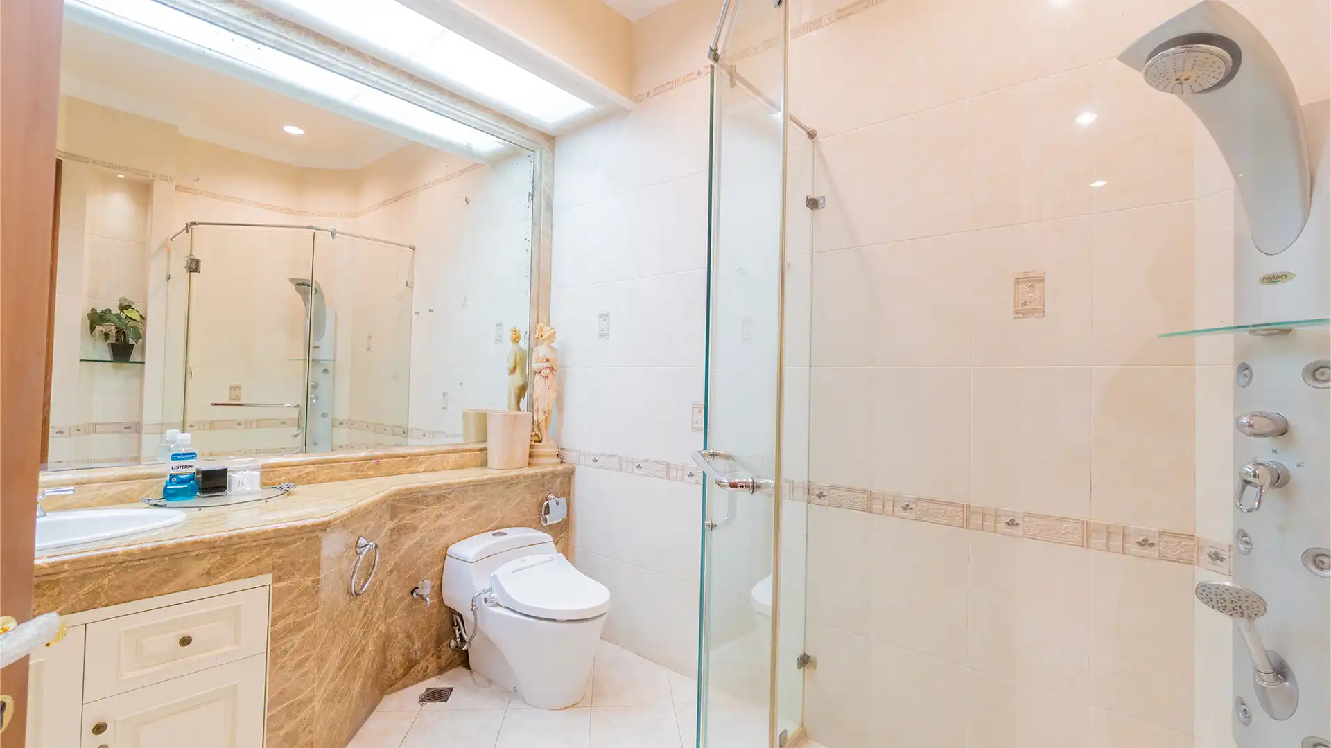 MTGS-5BR-Bathroom 4 Estate-Scale House Residence in Menteng