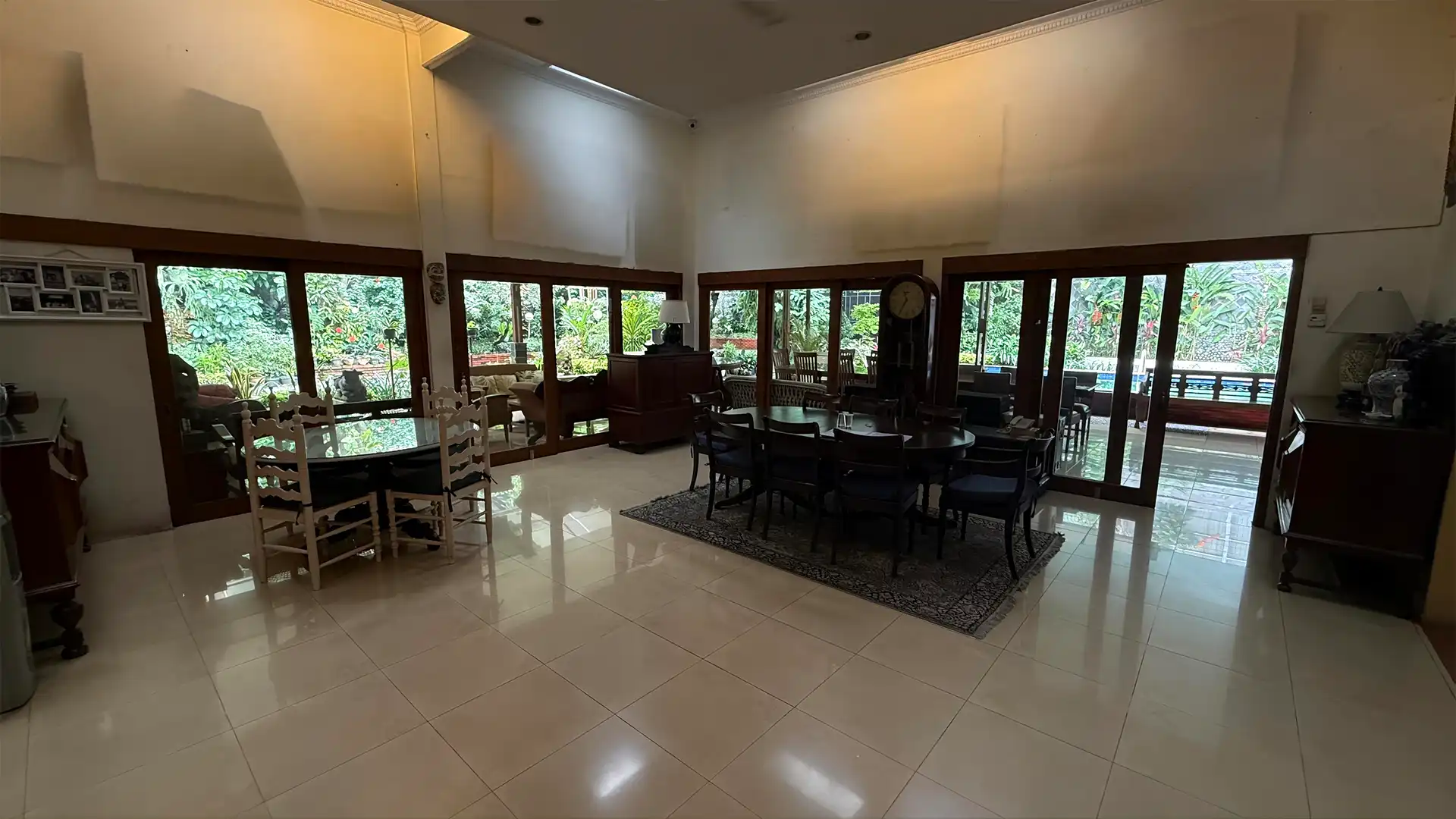 Nusa Indah No.12-10BR-Dining Area Expansive and Luxury Residence – Nusa Indah Cipete