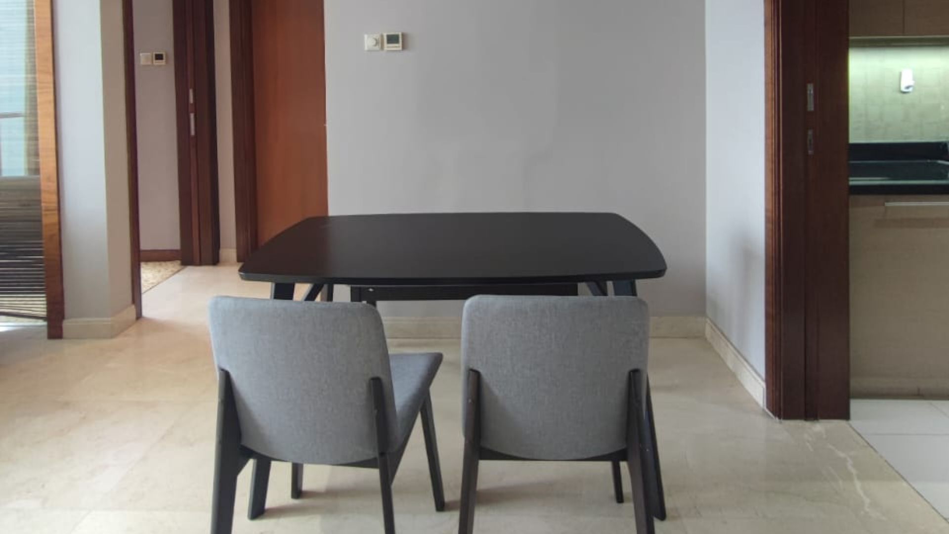Oakwood Suites Kuningan – 1BR – Dining Area